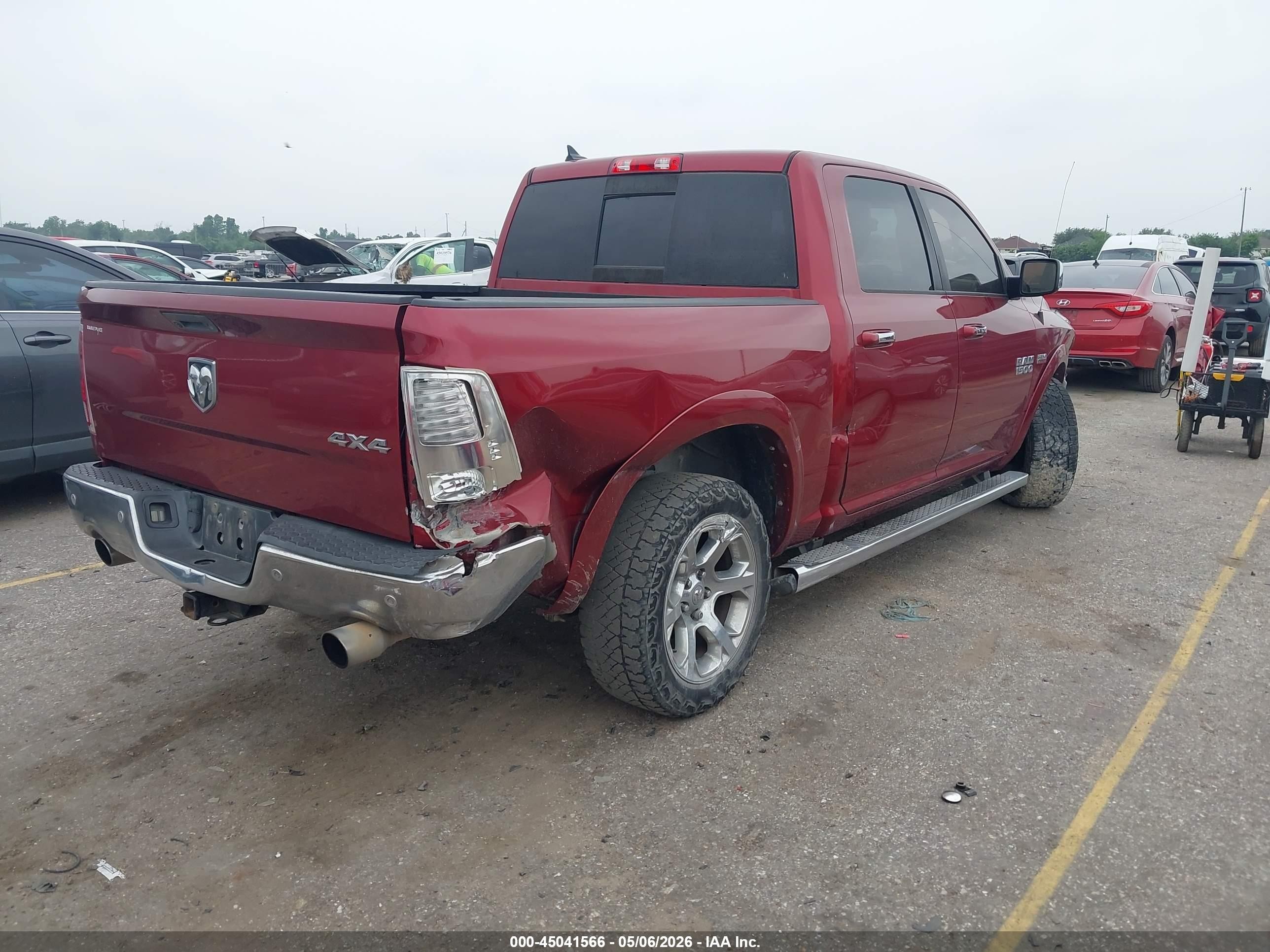 2015 Ram 1500 Laramie Red vin: 1C6RR7NT7FS777059