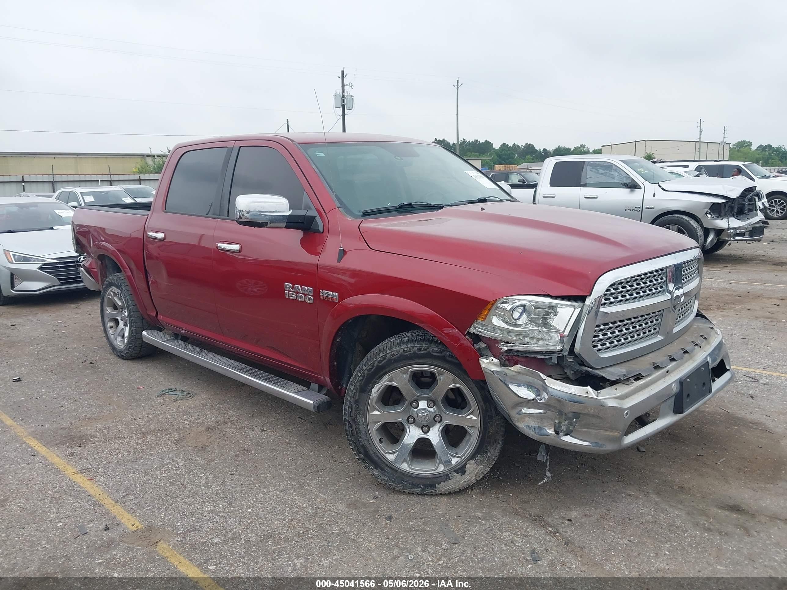 2015 Ram 1500 Laramie Red vin: 1C6RR7NT7FS777059