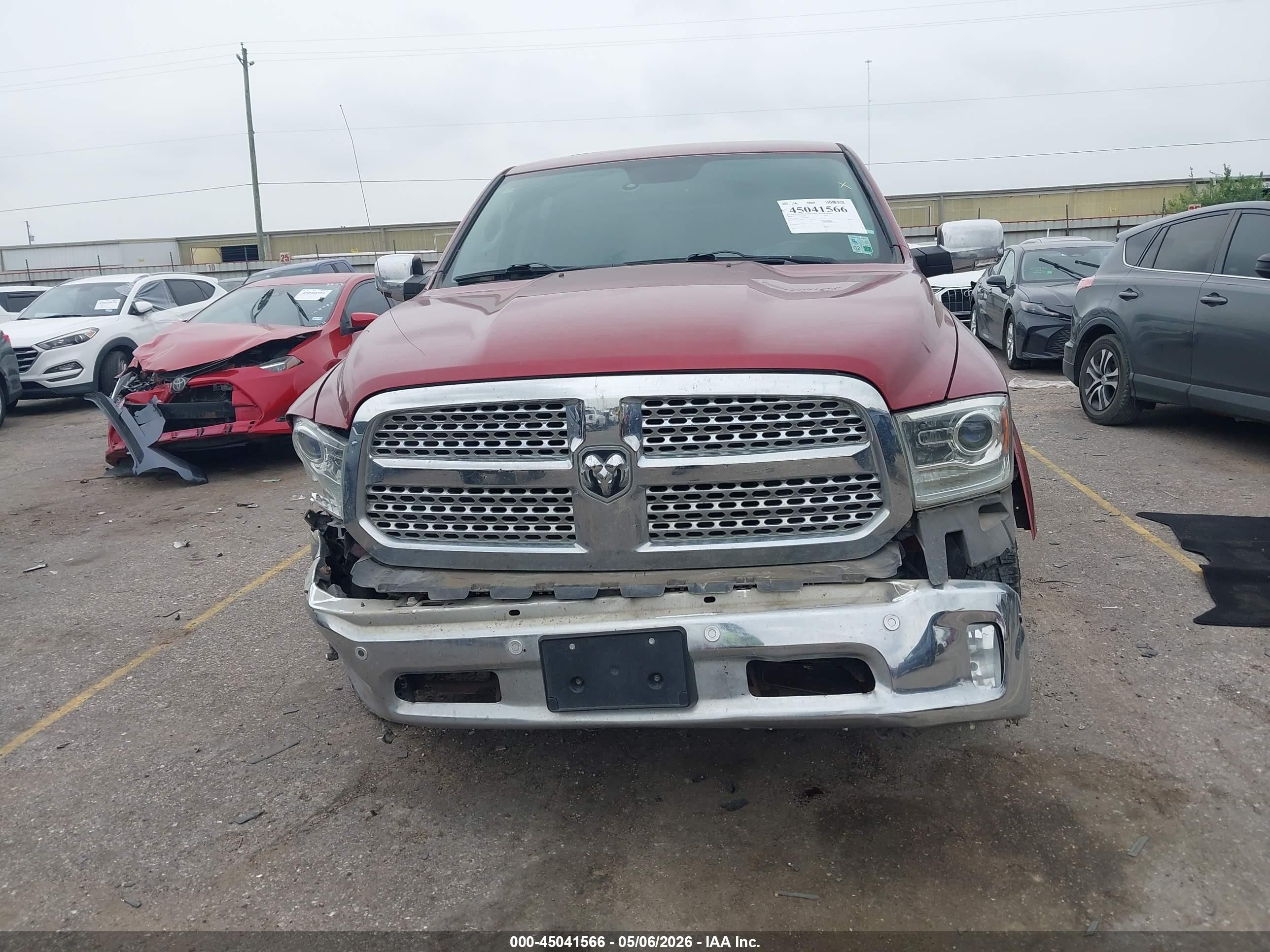 2015 Ram 1500 Laramie Red vin: 1C6RR7NT7FS777059