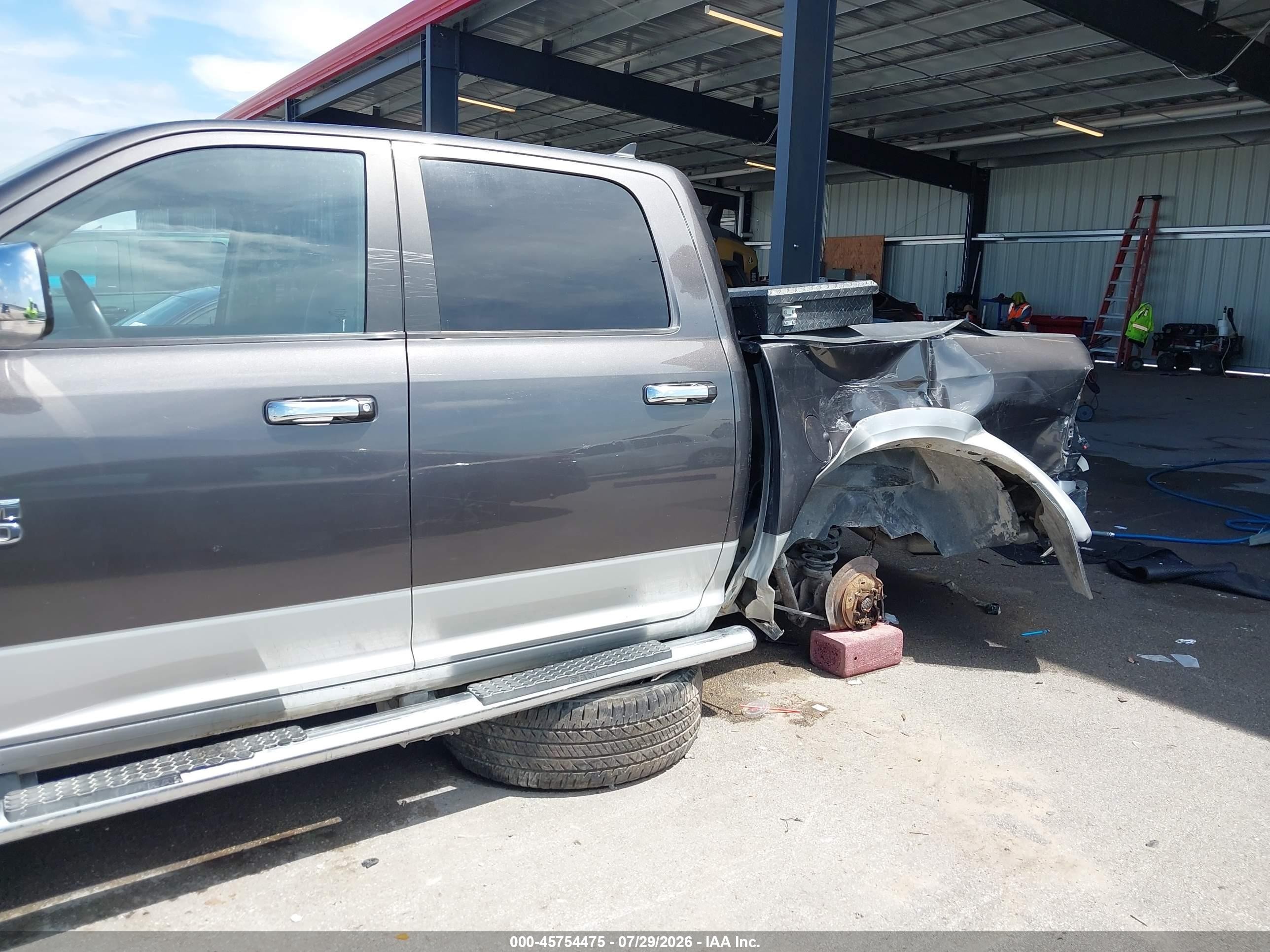 2014 Ram 1500 Laramie Gray vin: 1C6RR7NT8ES219686