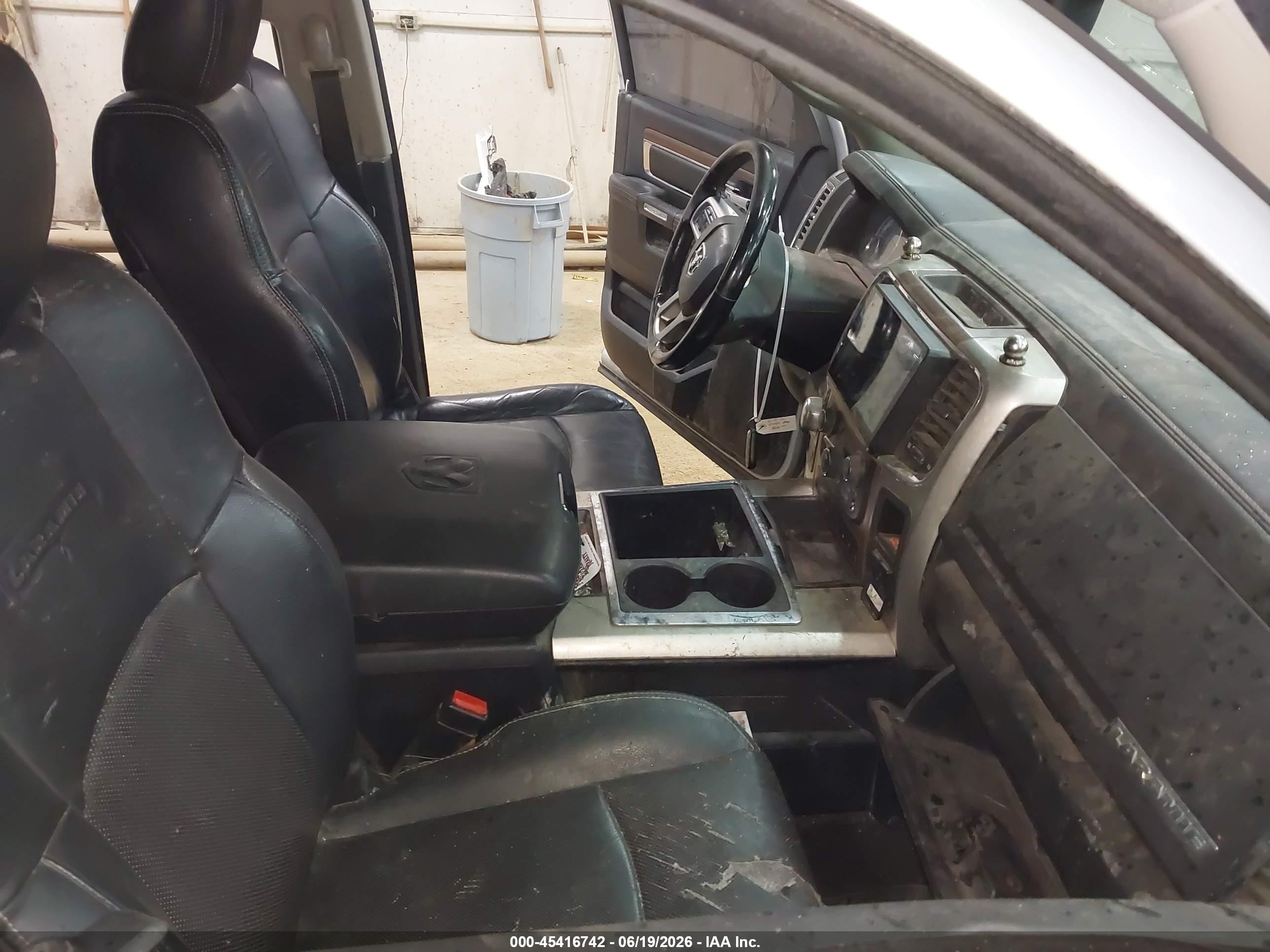 2014 Ram 1500 Laramie Silver vin: 1C6RR7NT8ES434338