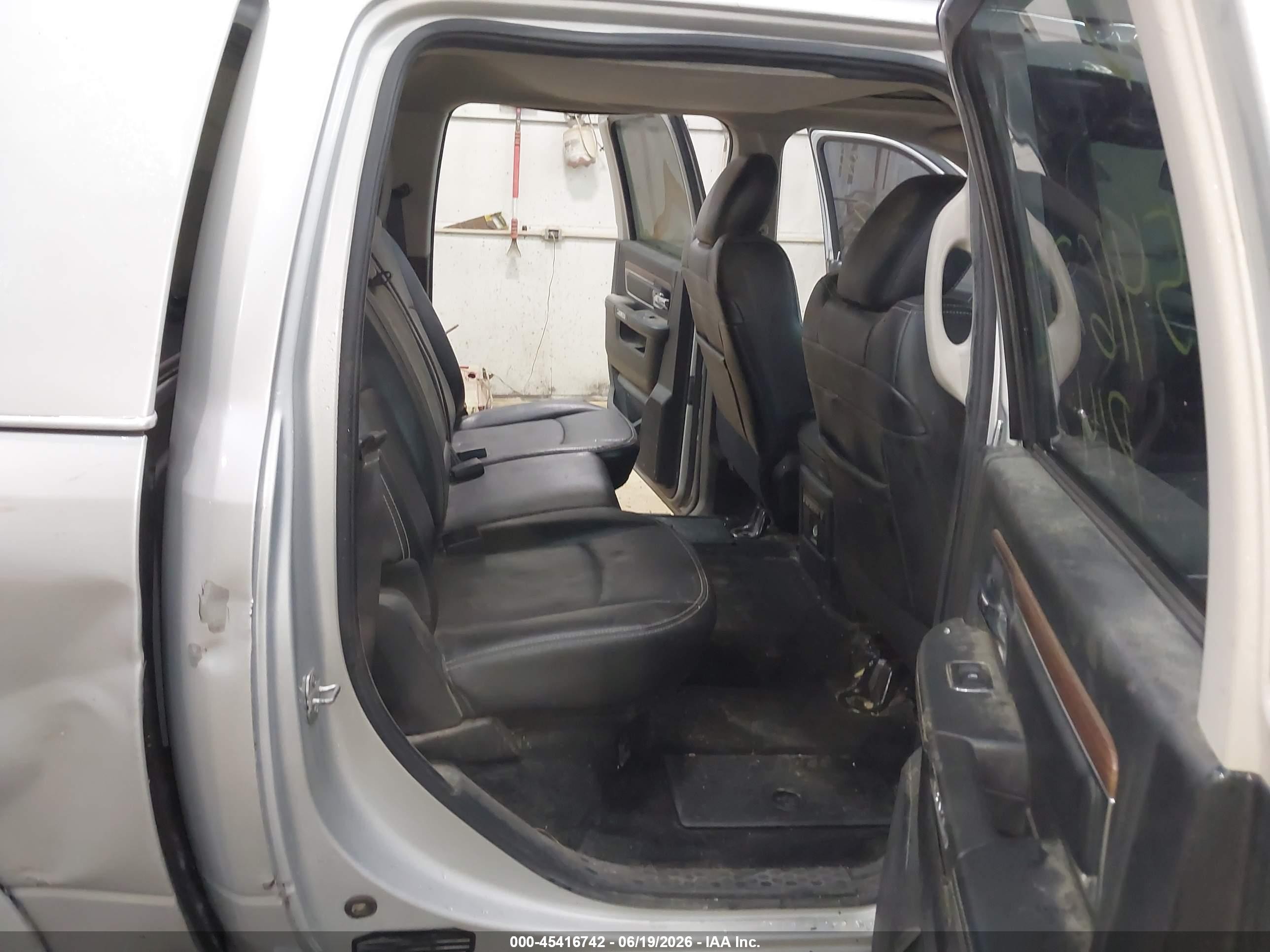 2014 Ram 1500 Laramie Silver vin: 1C6RR7NT8ES434338