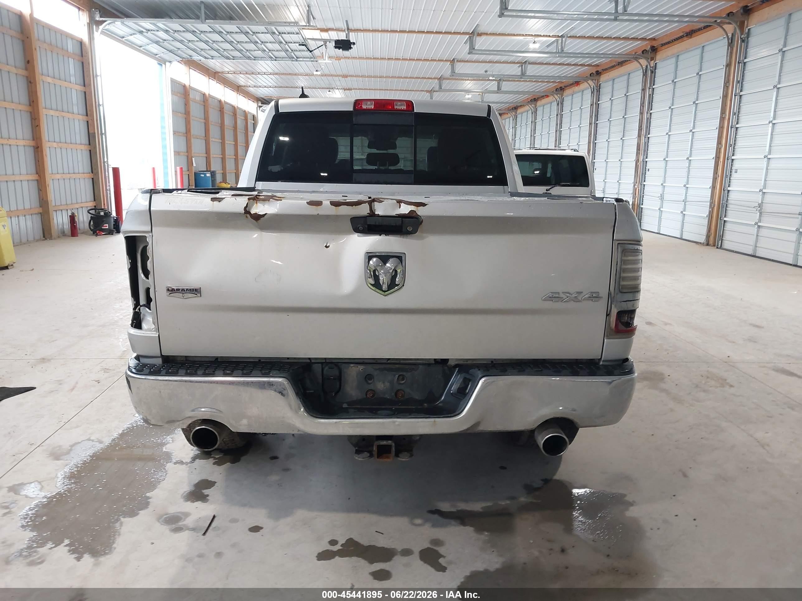2015 Ram 1500 Laramie Silver vin: 1C6RR7NT8FS528656