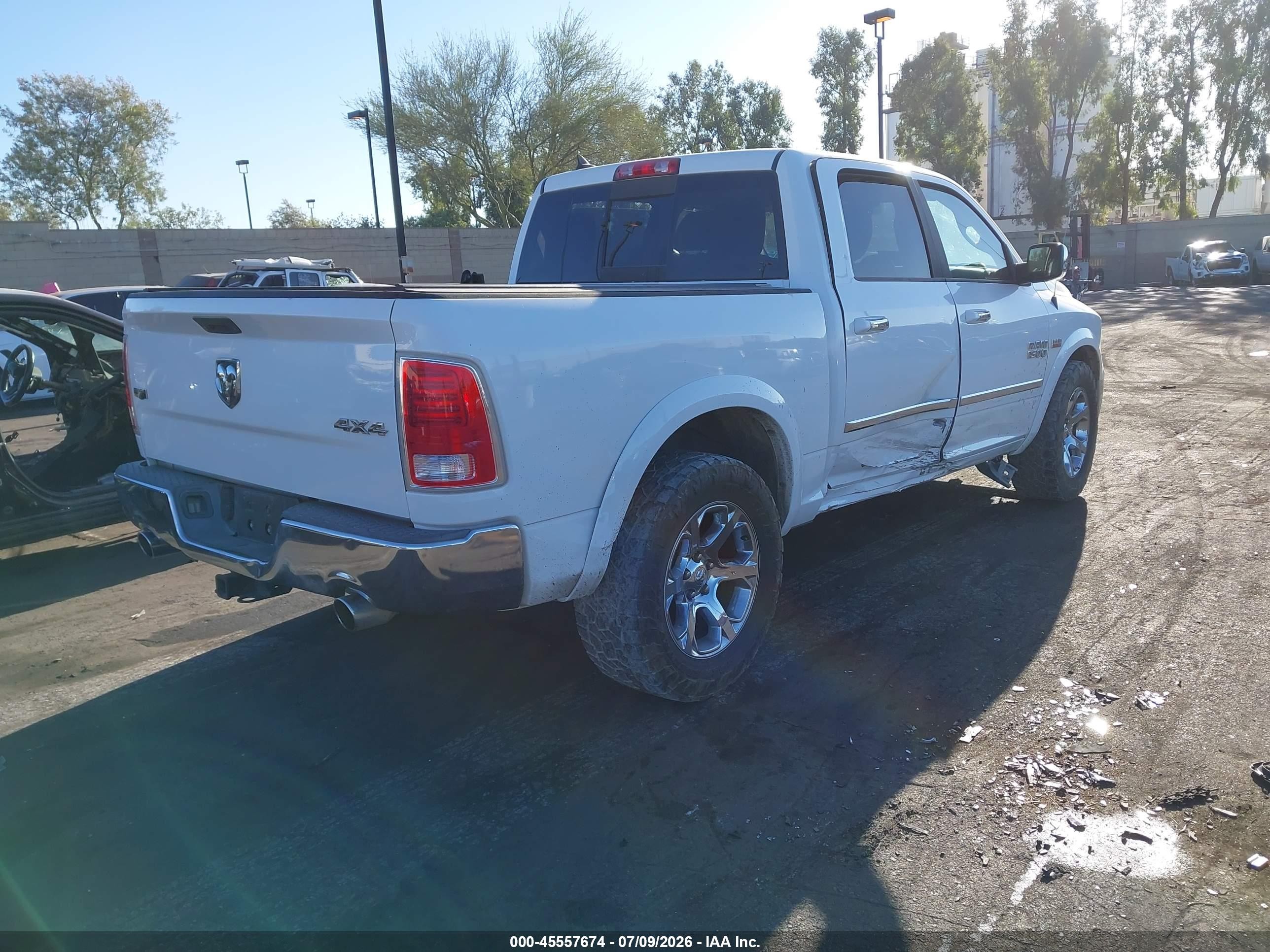 2015 Ram 1500 Laramie White vin: 1C6RR7NT8FS602495