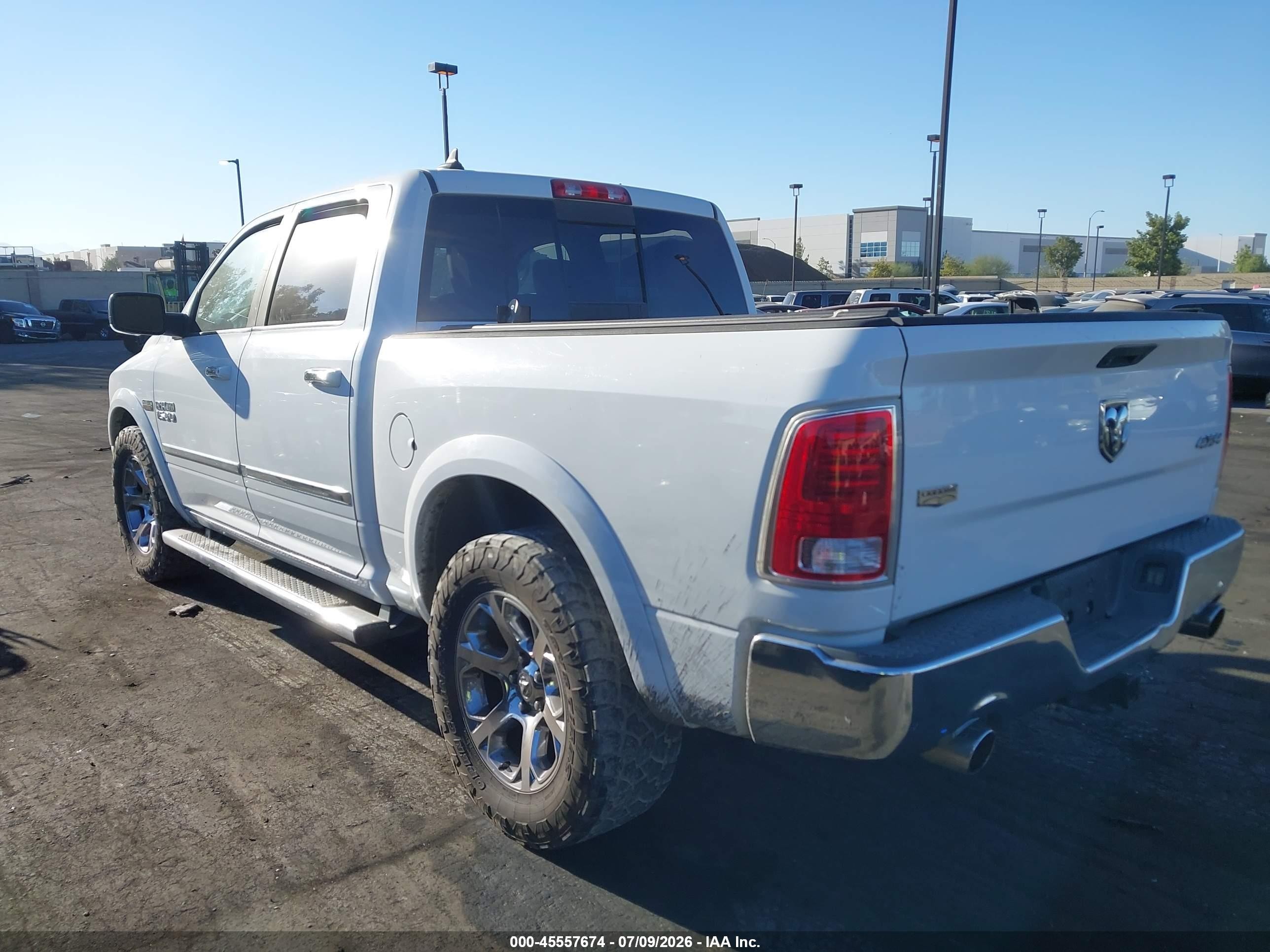 2015 Ram 1500 Laramie White vin: 1C6RR7NT8FS602495