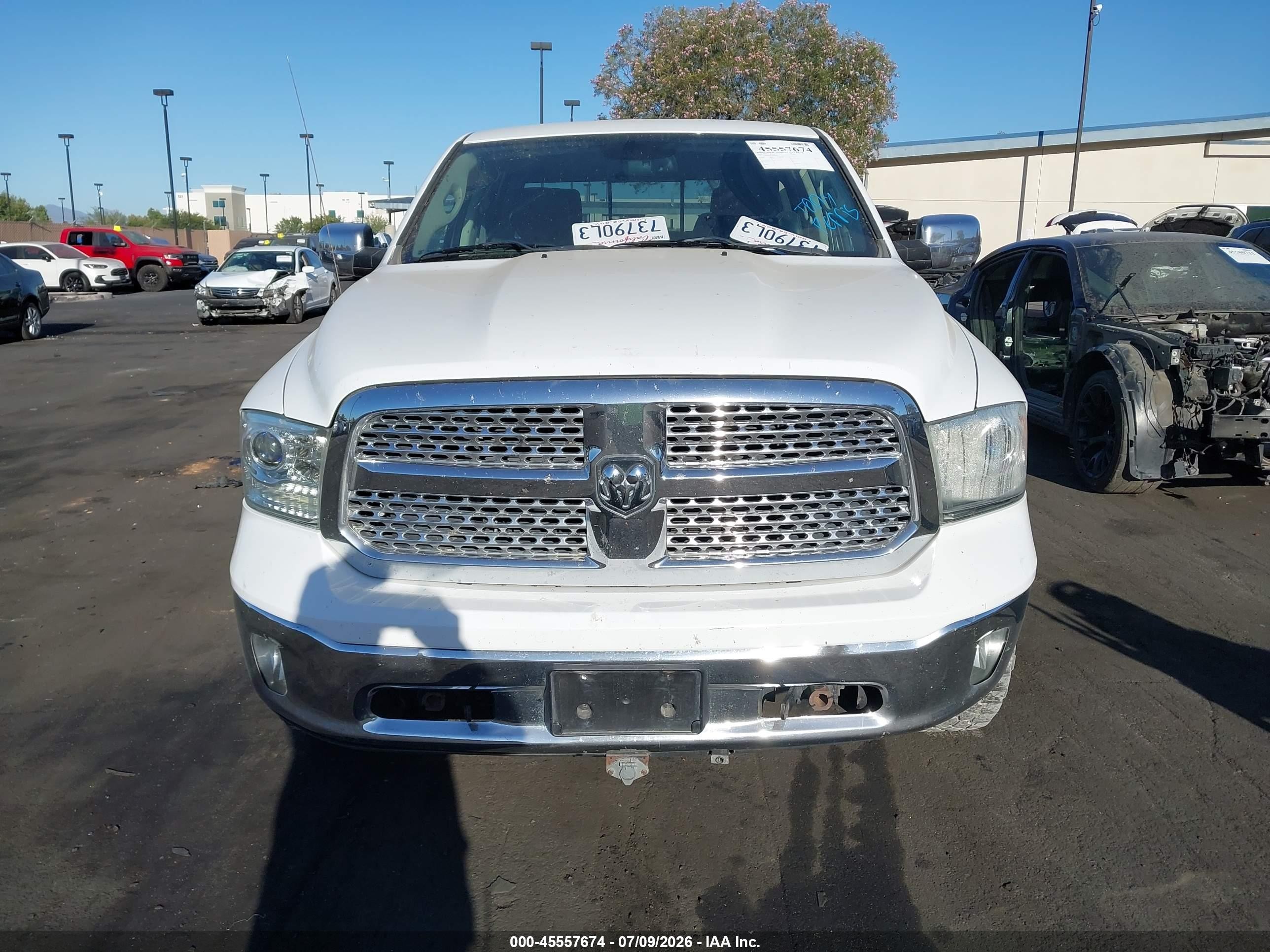 2015 Ram 1500 Laramie White vin: 1C6RR7NT8FS602495