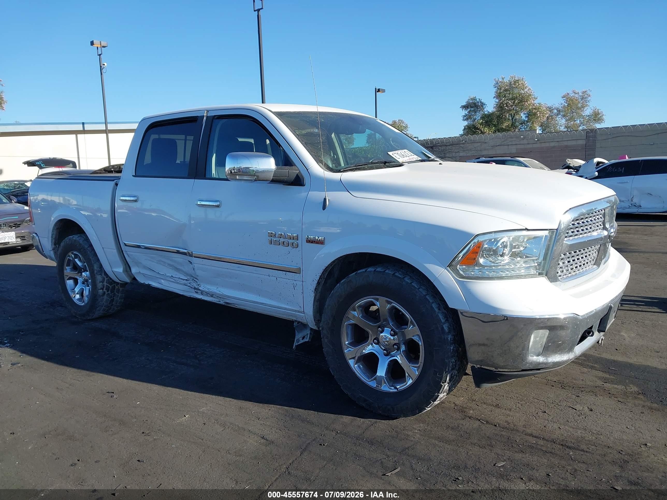 2015 Ram 1500 Laramie White vin: 1C6RR7NT8FS602495