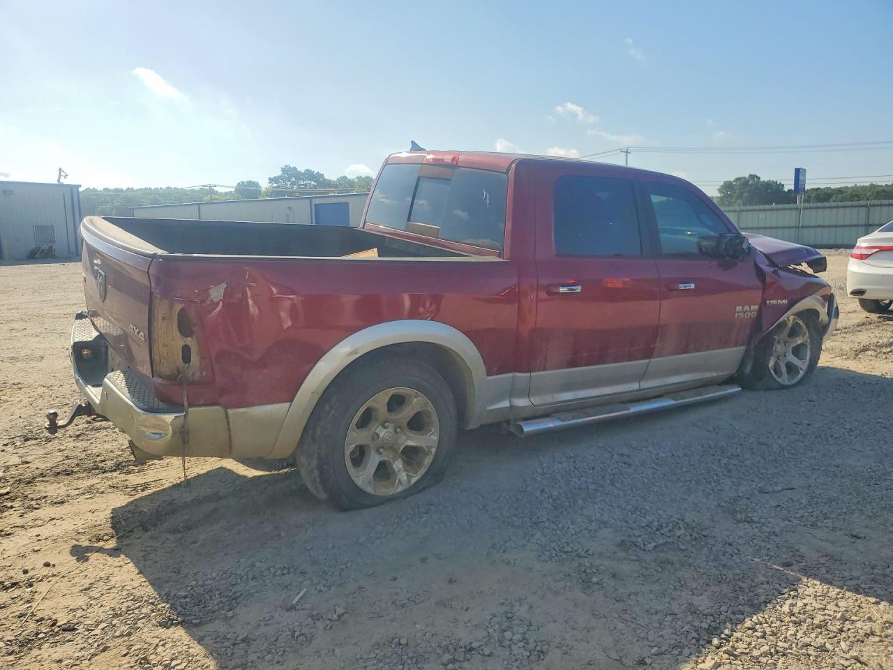2015 Ram 1500 Laramie Maroon vin: 1C6RR7NT8FS619426