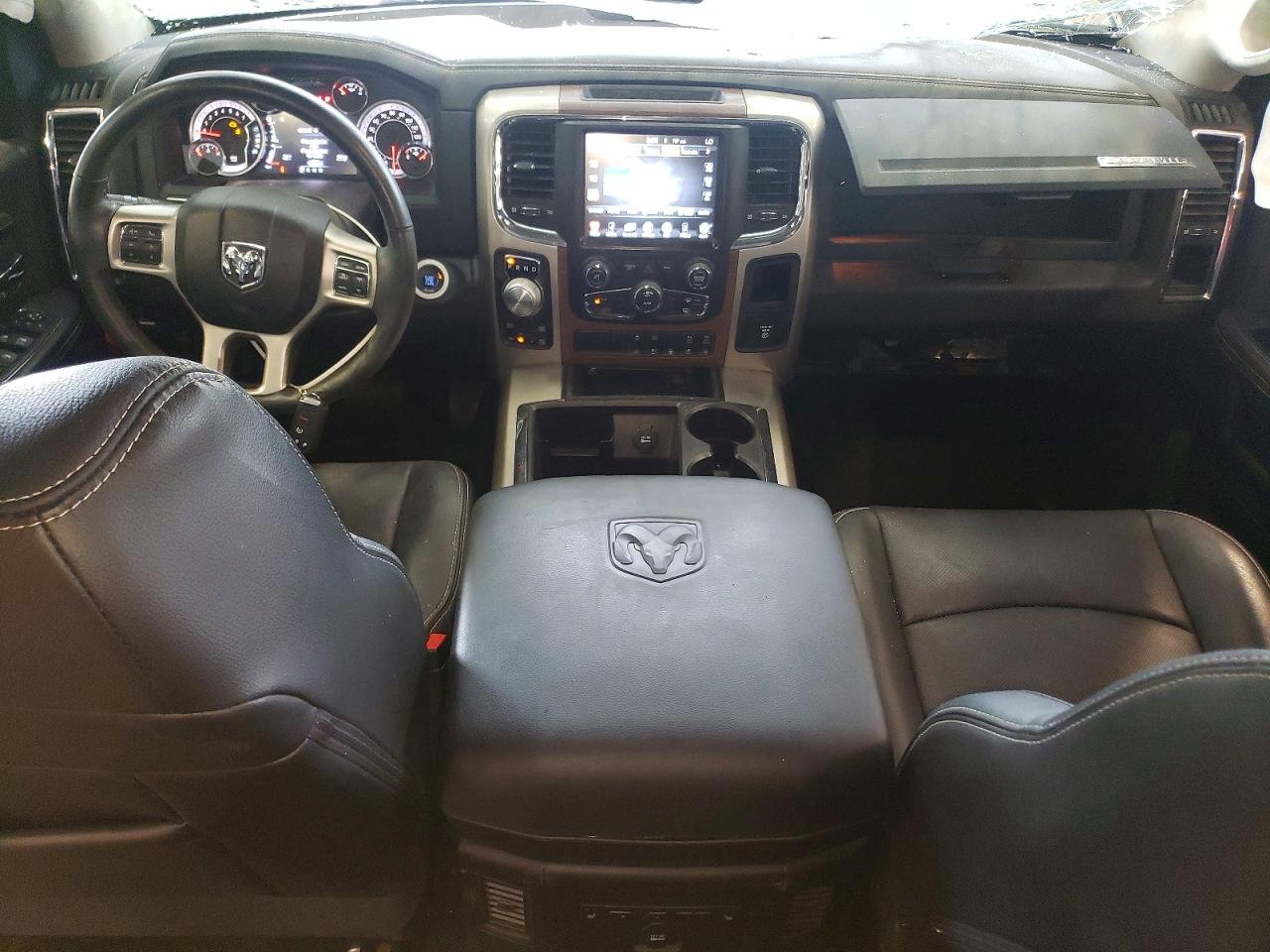 2015 Ram 1500 Laramie Burgundy vin: 1C6RR7NT8FS643175