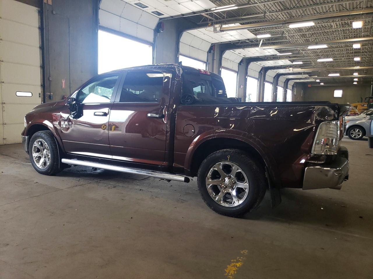 2015 Ram 1500 Laramie Burgundy vin: 1C6RR7NT8FS643175