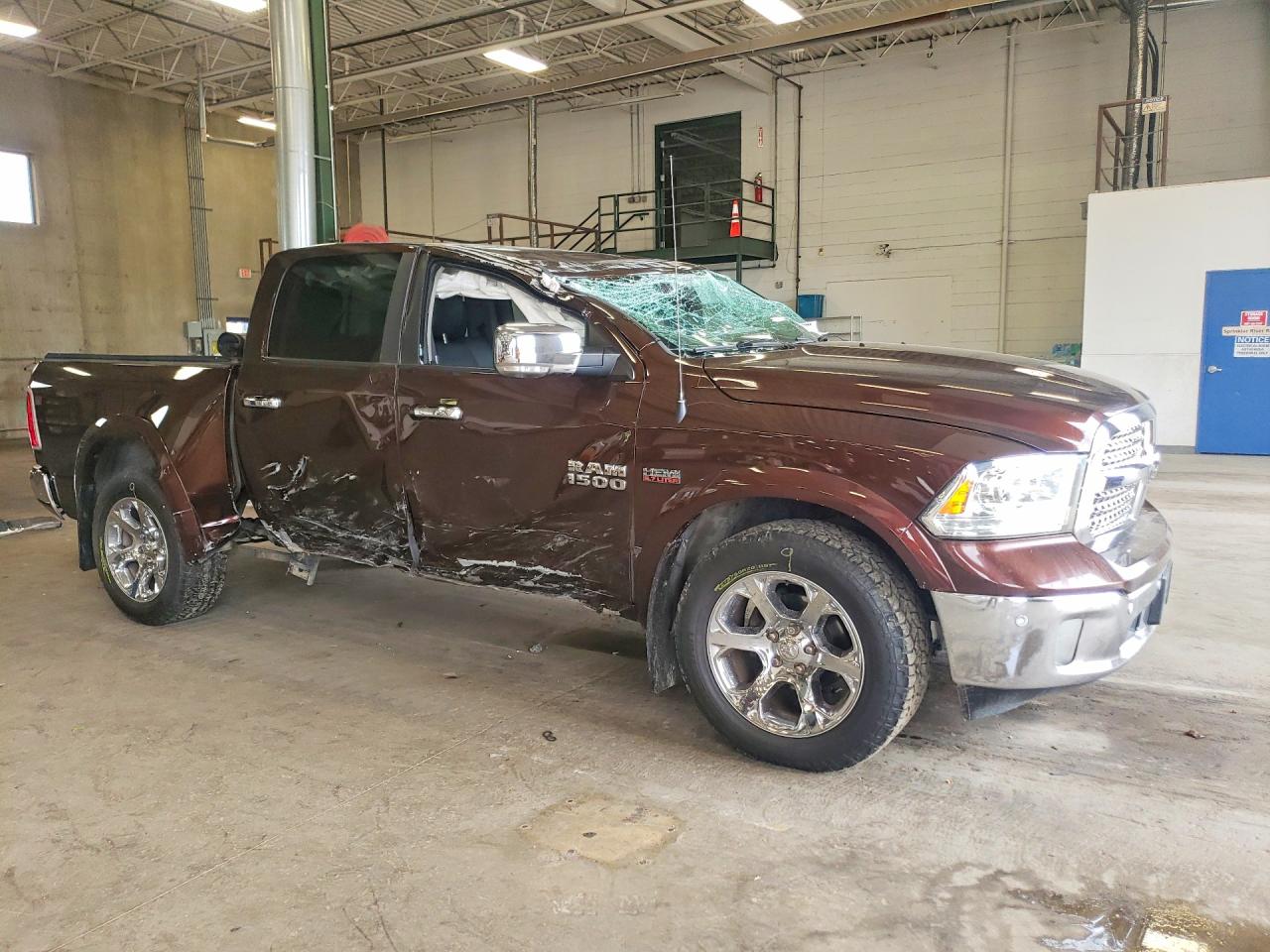 2015 Ram 1500 Laramie Burgundy vin: 1C6RR7NT8FS643175