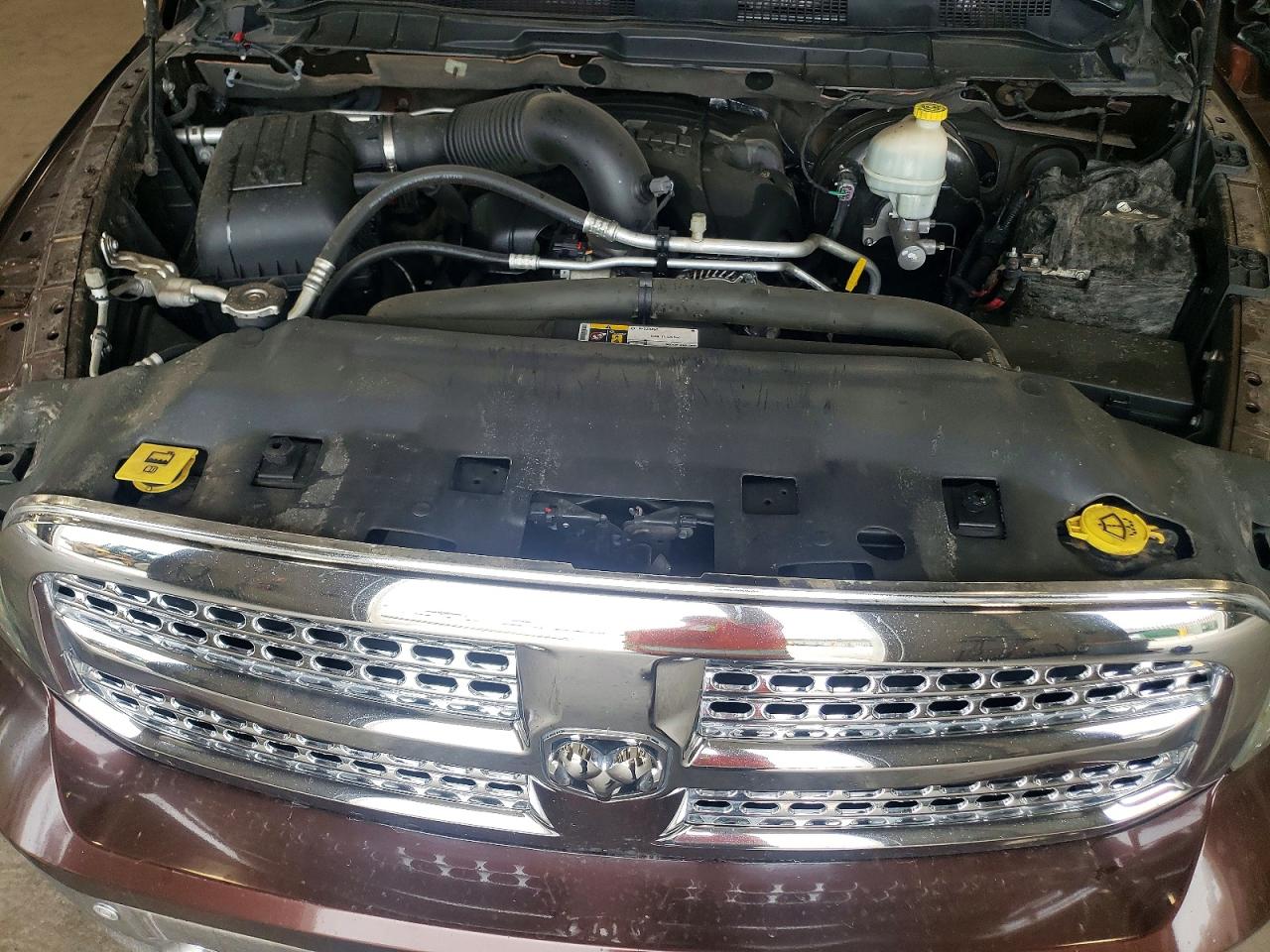 2015 Ram 1500 Laramie Burgundy vin: 1C6RR7NT8FS643175