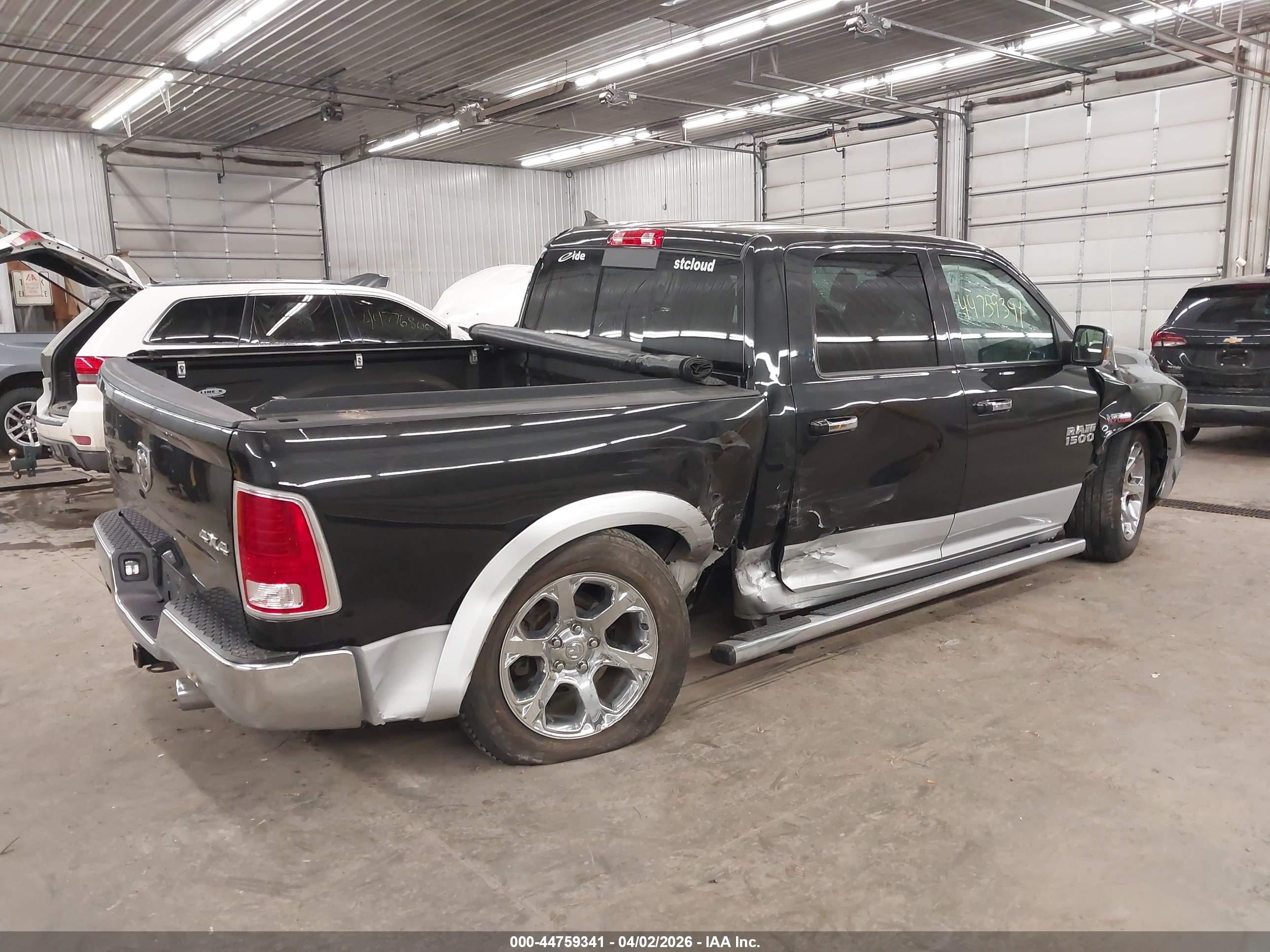 2016 Ram 1500 Laramie Черный vin: 1C6RR7NT8GS248981