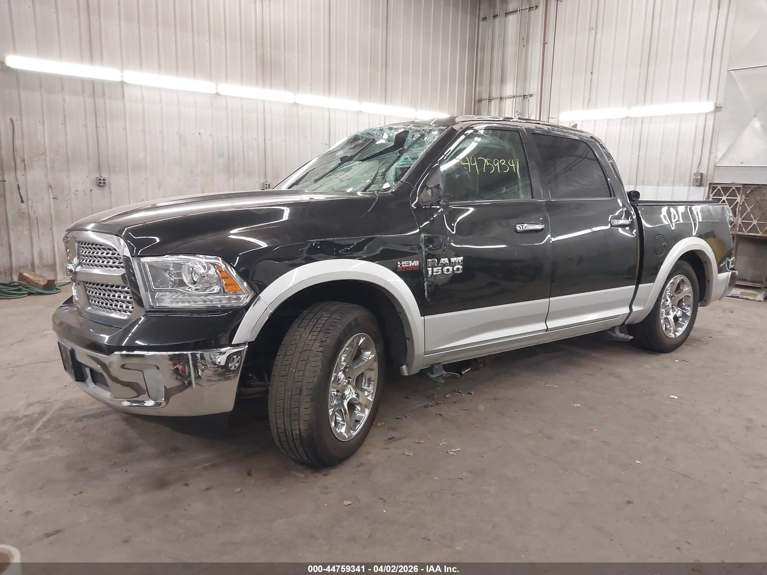 2016 Ram 1500 Laramie Черный vin: 1C6RR7NT8GS248981