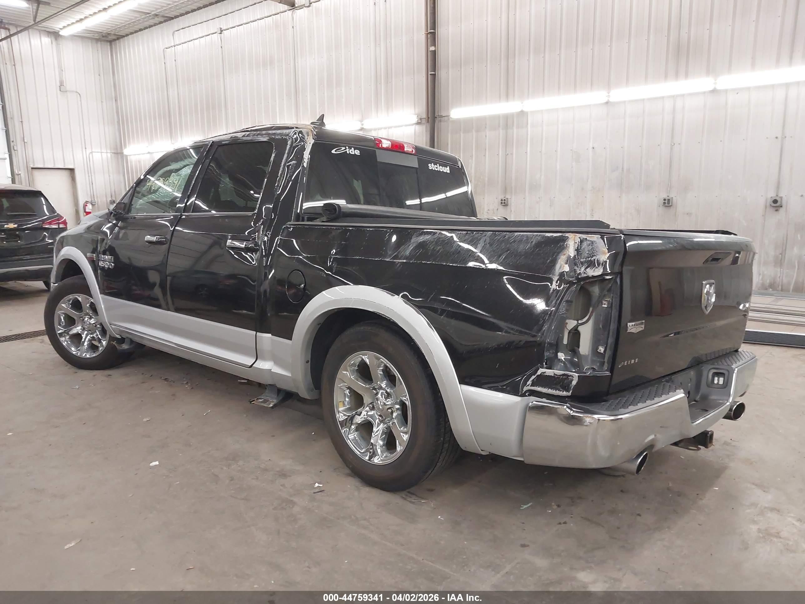 2016 Ram 1500 Laramie Черный vin: 1C6RR7NT8GS248981