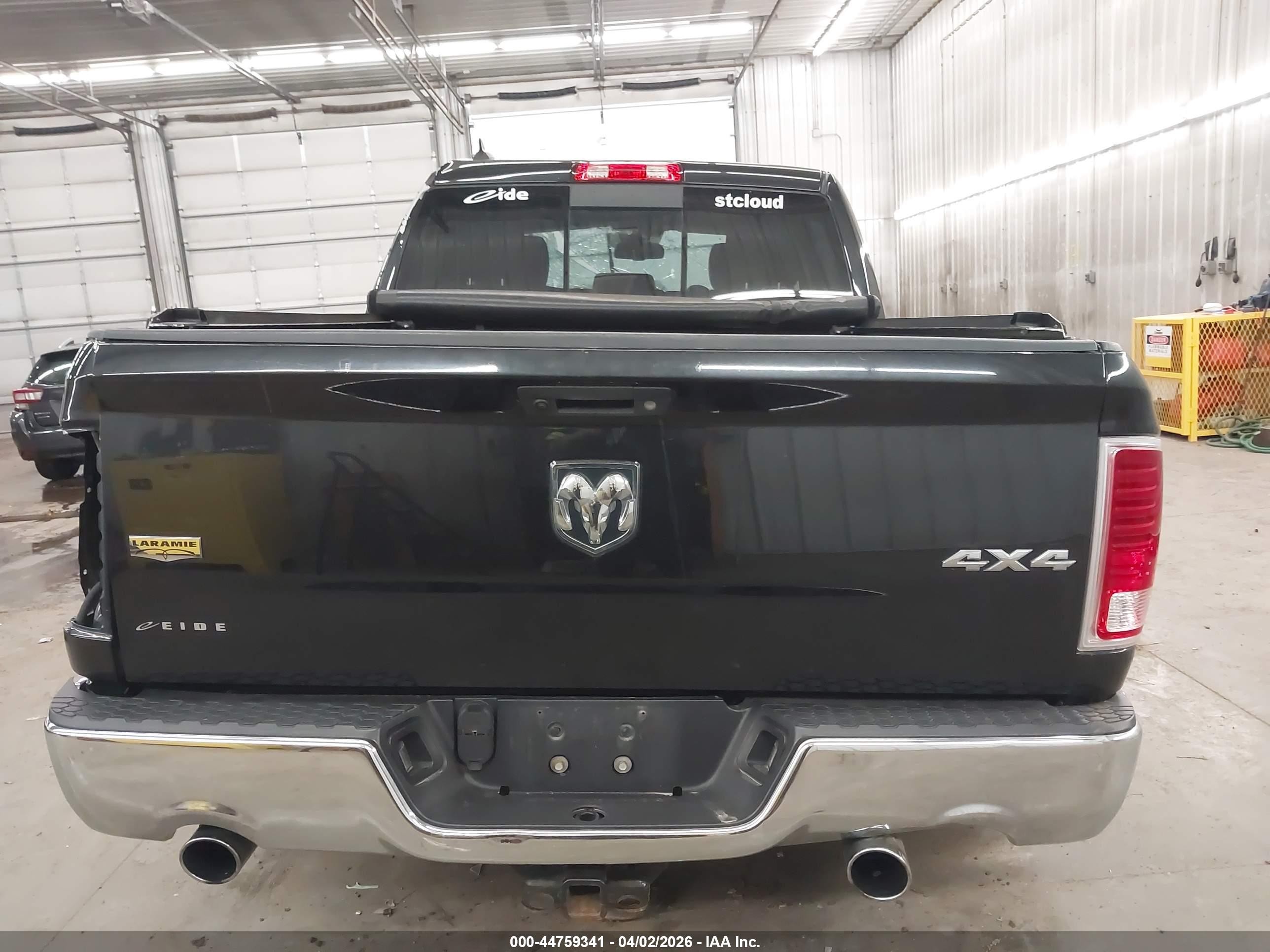 2016 Ram 1500 Laramie Черный vin: 1C6RR7NT8GS248981