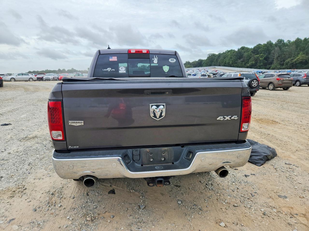 2016 Ram 1500 Laramie Gray vin: 1C6RR7NT8GS357389