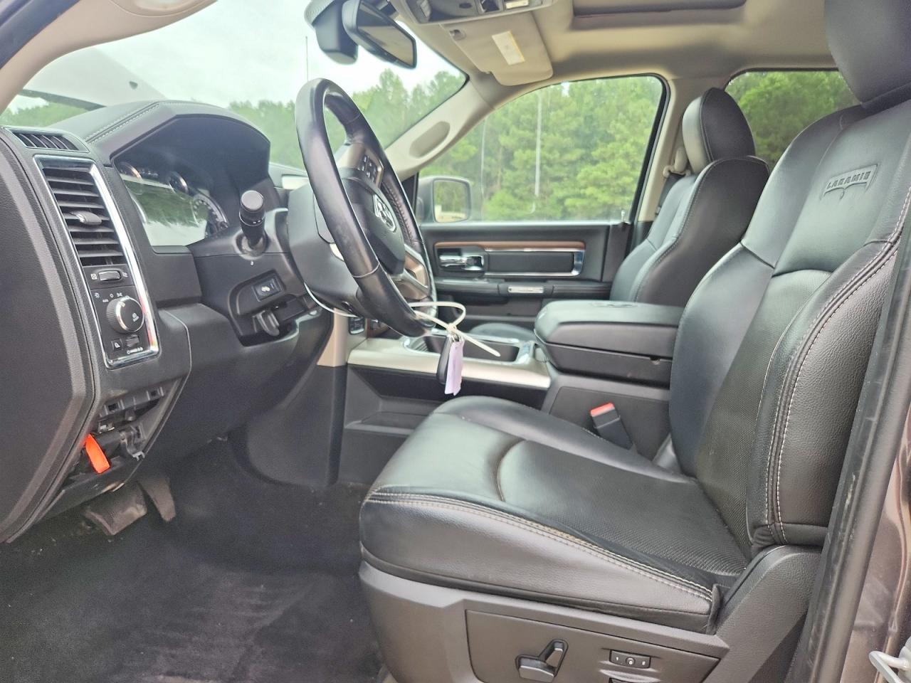 2016 Ram 1500 Laramie Gray vin: 1C6RR7NT8GS357389