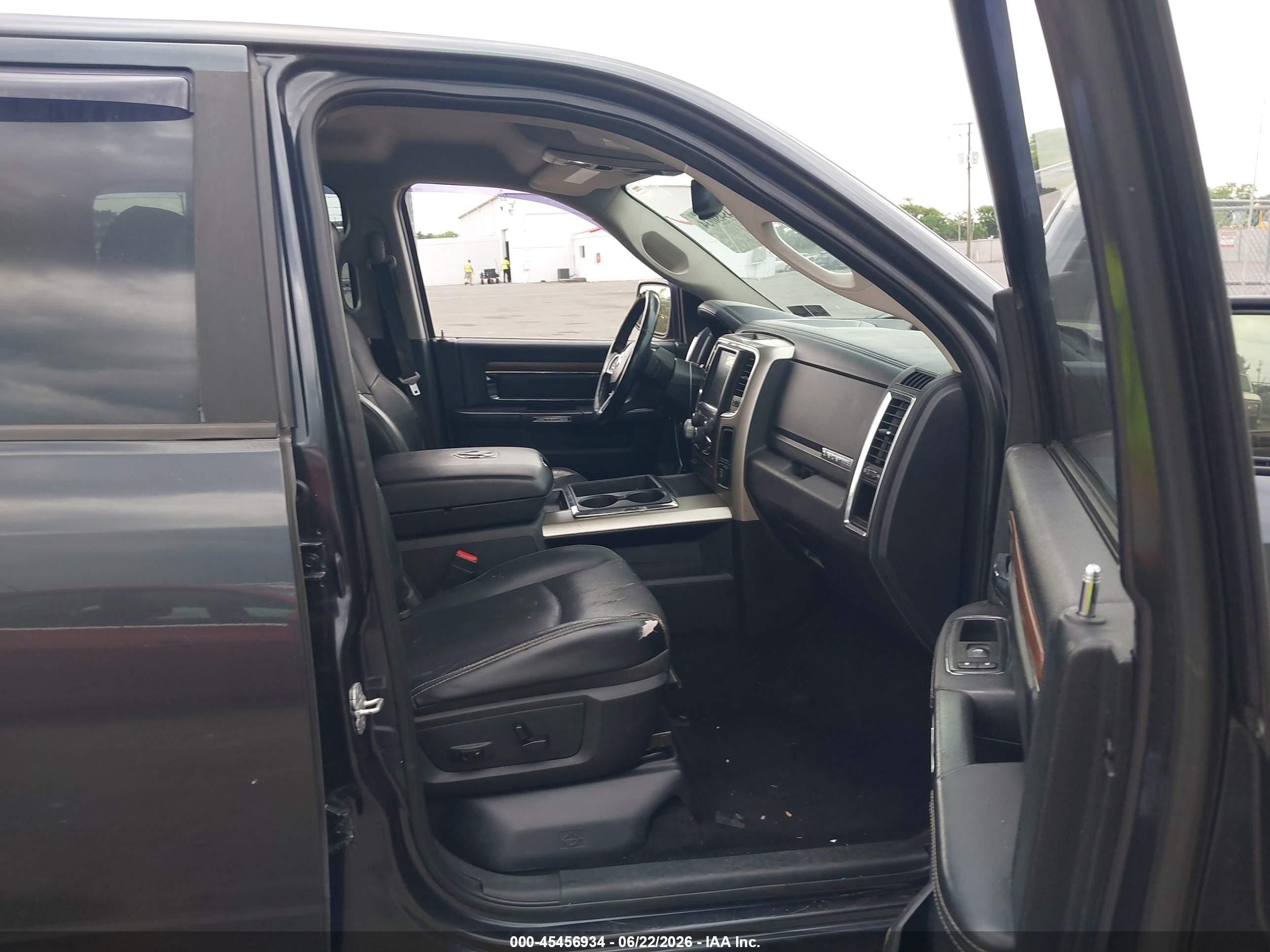 2014 Ram 1500 Laramie Gray vin: 1C6RR7NT9ES187203