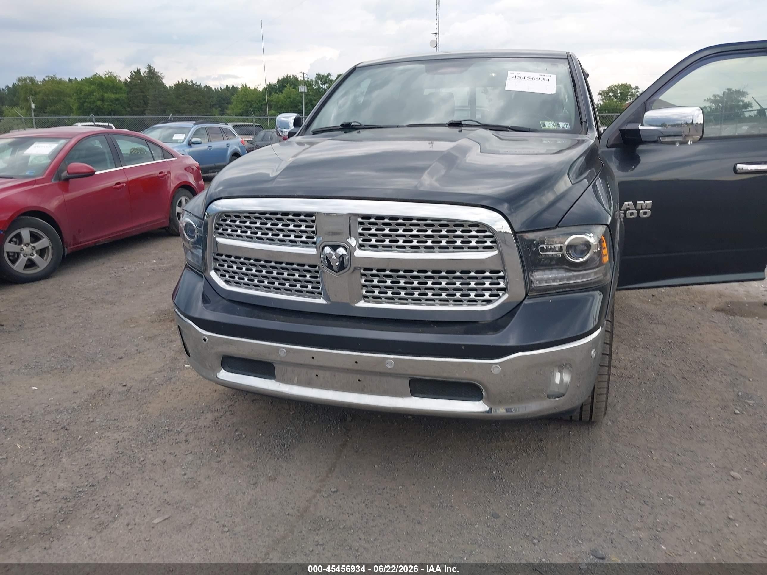 2014 Ram 1500 Laramie Gray vin: 1C6RR7NT9ES187203