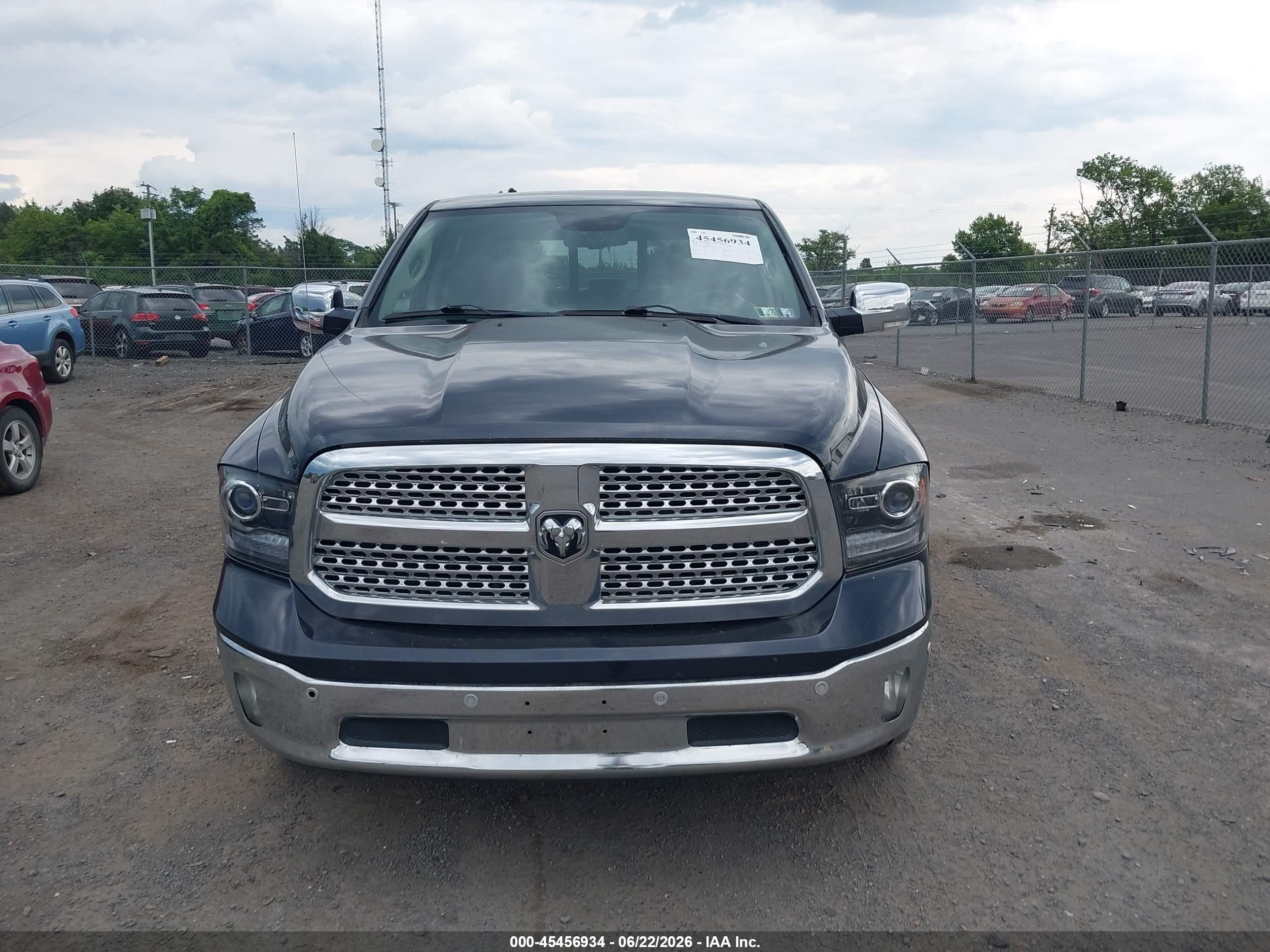 2014 Ram 1500 Laramie Gray vin: 1C6RR7NT9ES187203
