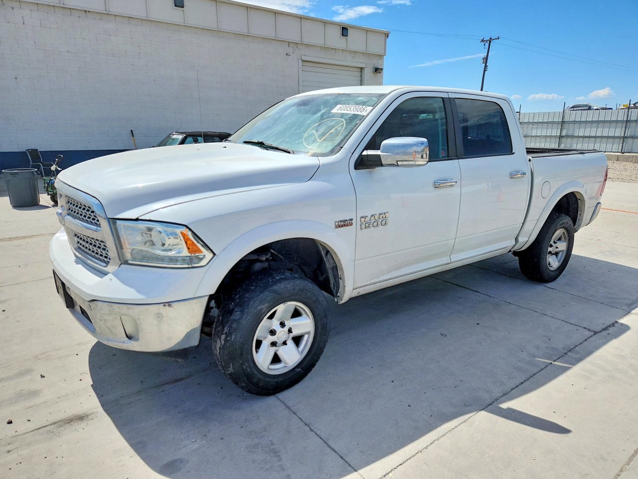 2015 Ram 1500 Laramie White vin: 1C6RR7NT9FS609701