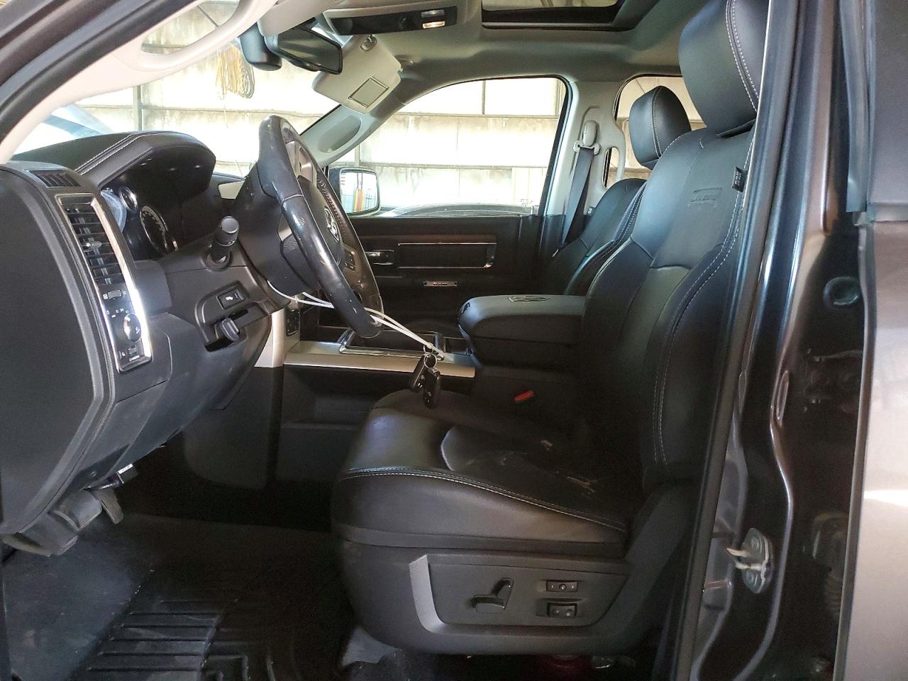 2015 Ram 1500 Laramie Gray vin: 1C6RR7NT9FS711807