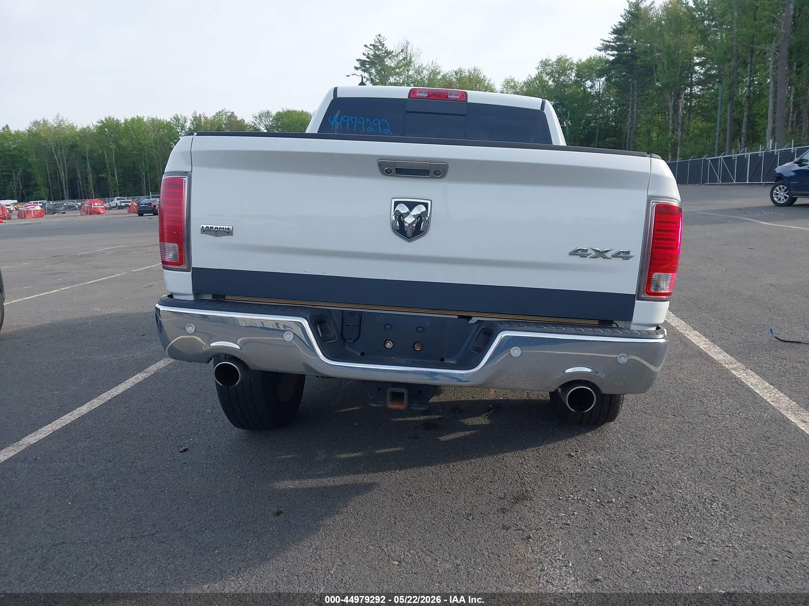 2013 Ram 1500 Laramie White vin: 1C6RR7NTXDS505683