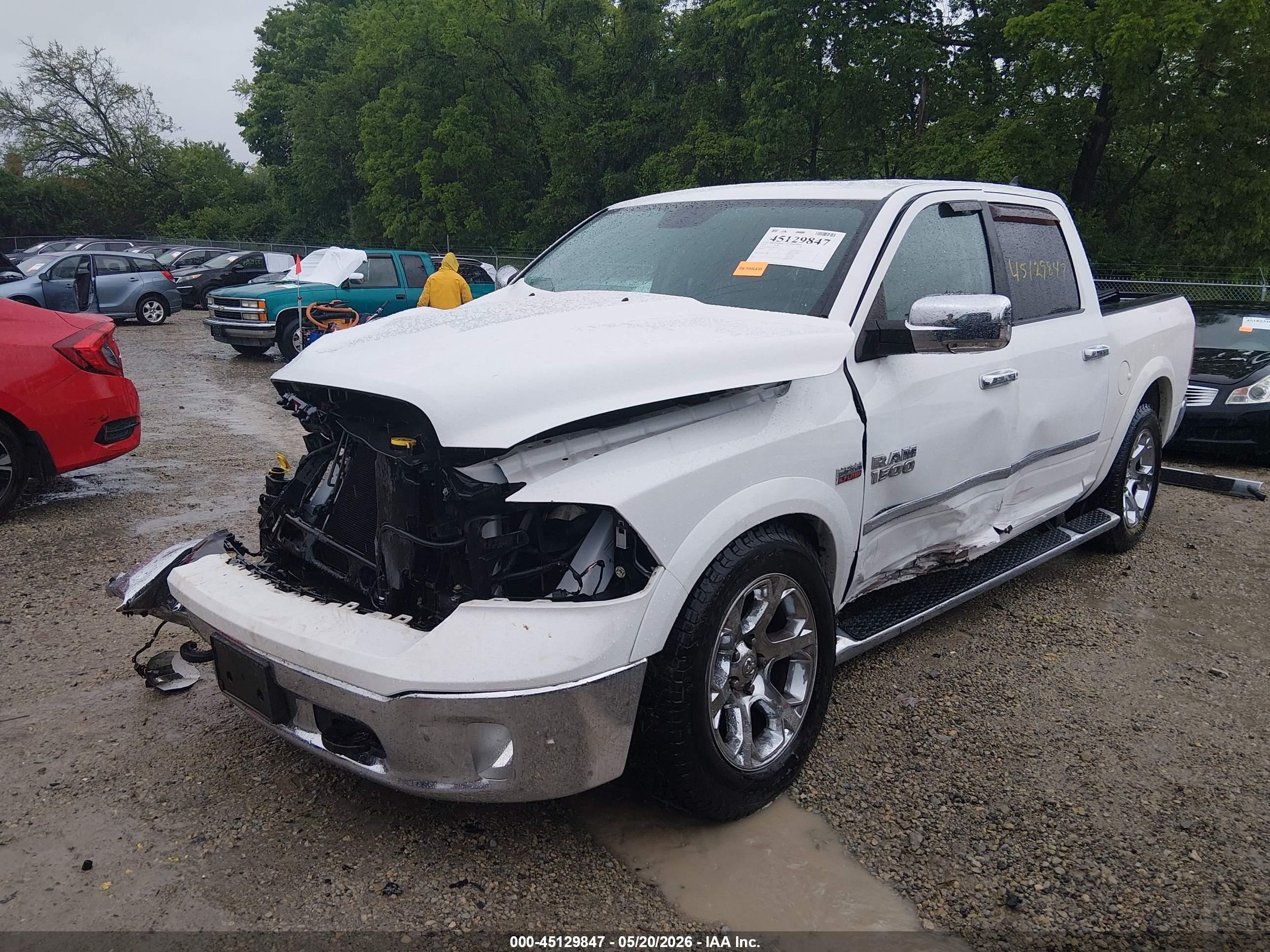 2013 Ram 1500 Laramie White vin: 1C6RR7NTXDS603628