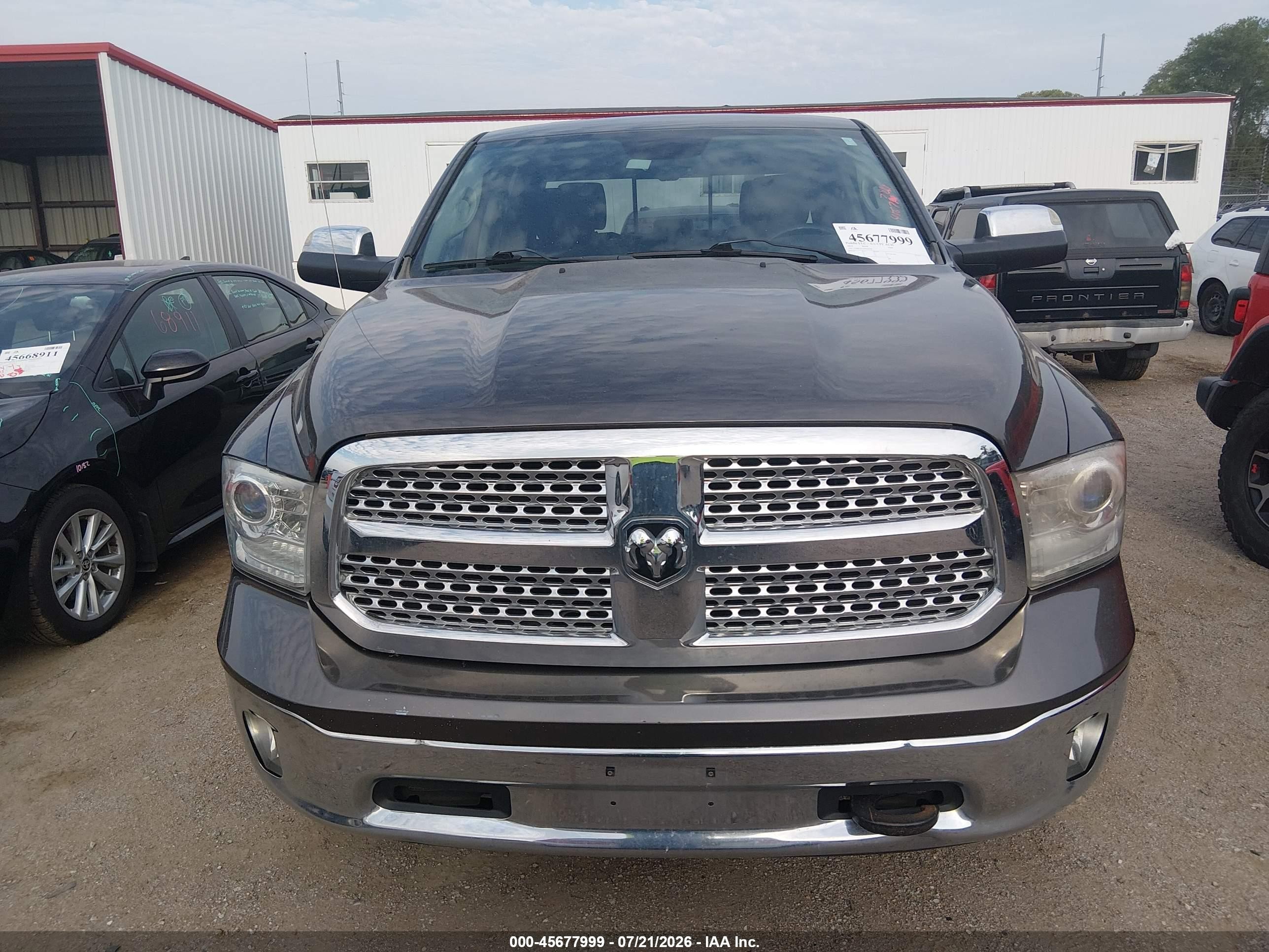 2014 Ram 1500 Laramie Gray vin: 1C6RR7NTXES246260
