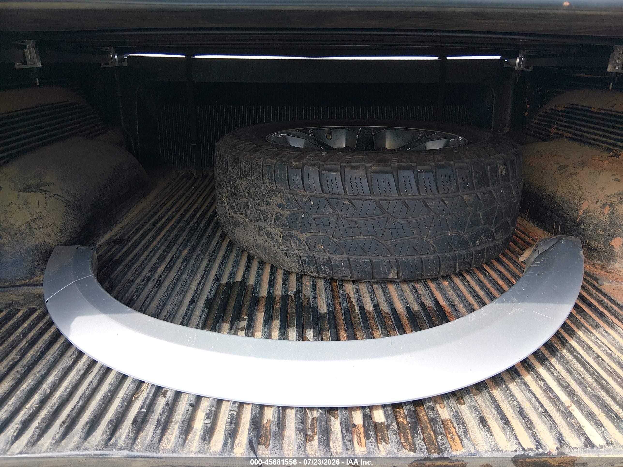 2014 Ram 1500 Laramie Silver vin: 1C6RR7NTXES316467