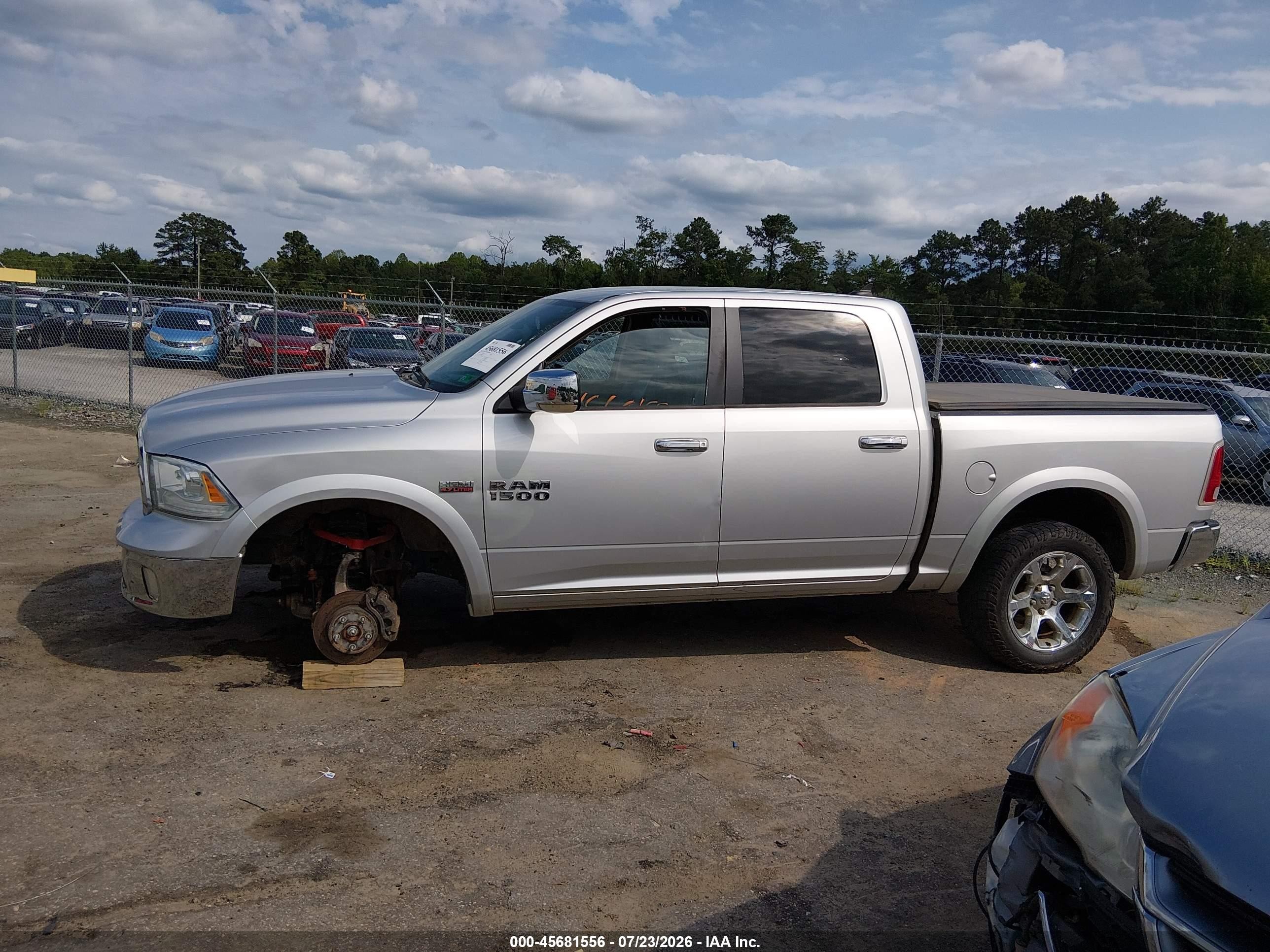 2014 Ram 1500 Laramie Silver vin: 1C6RR7NTXES316467