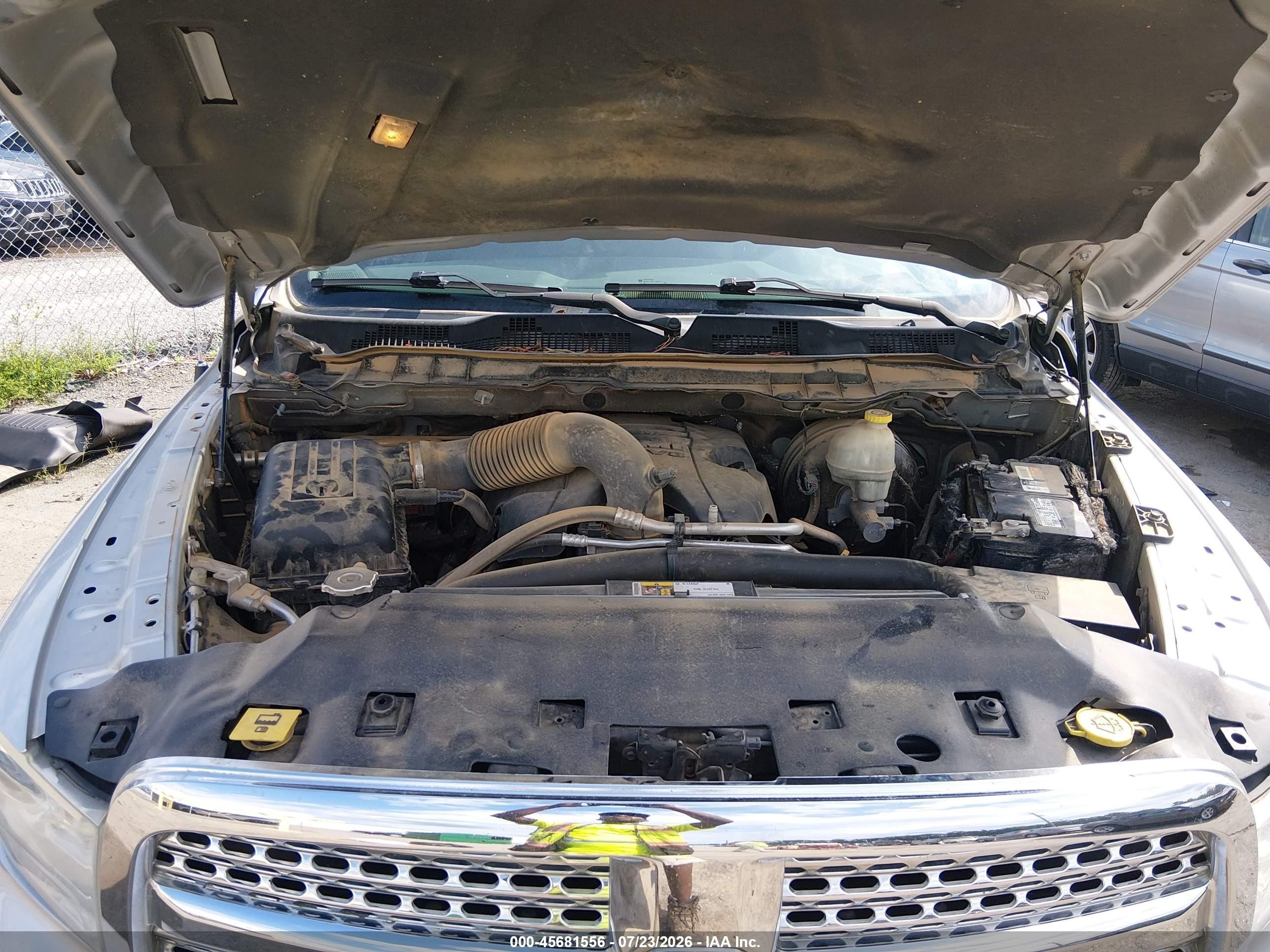 2014 Ram 1500 Laramie Silver vin: 1C6RR7NTXES316467