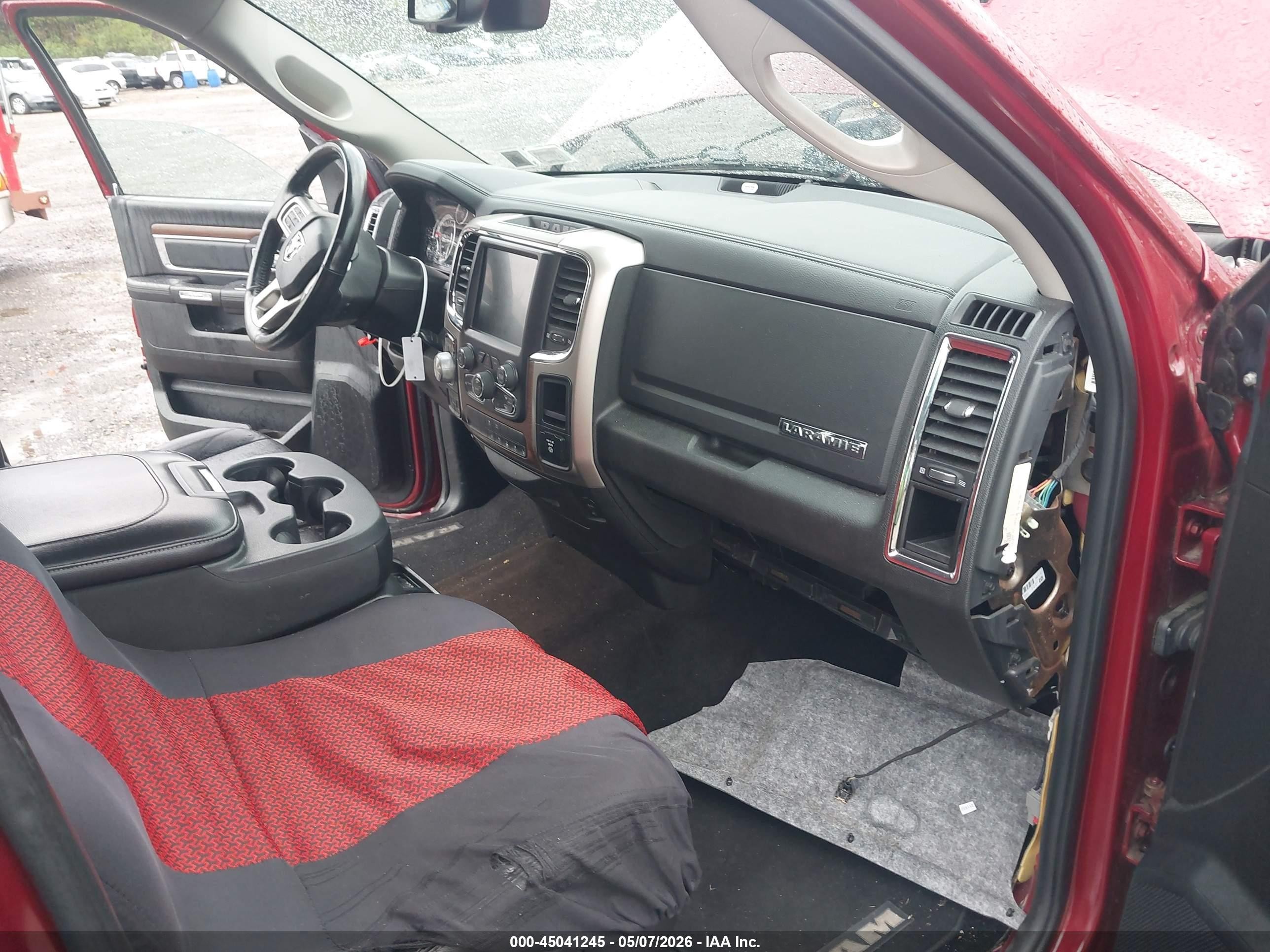 2014 Ram 1500 Laramie Red vin: 1C6RR7NTXES479877