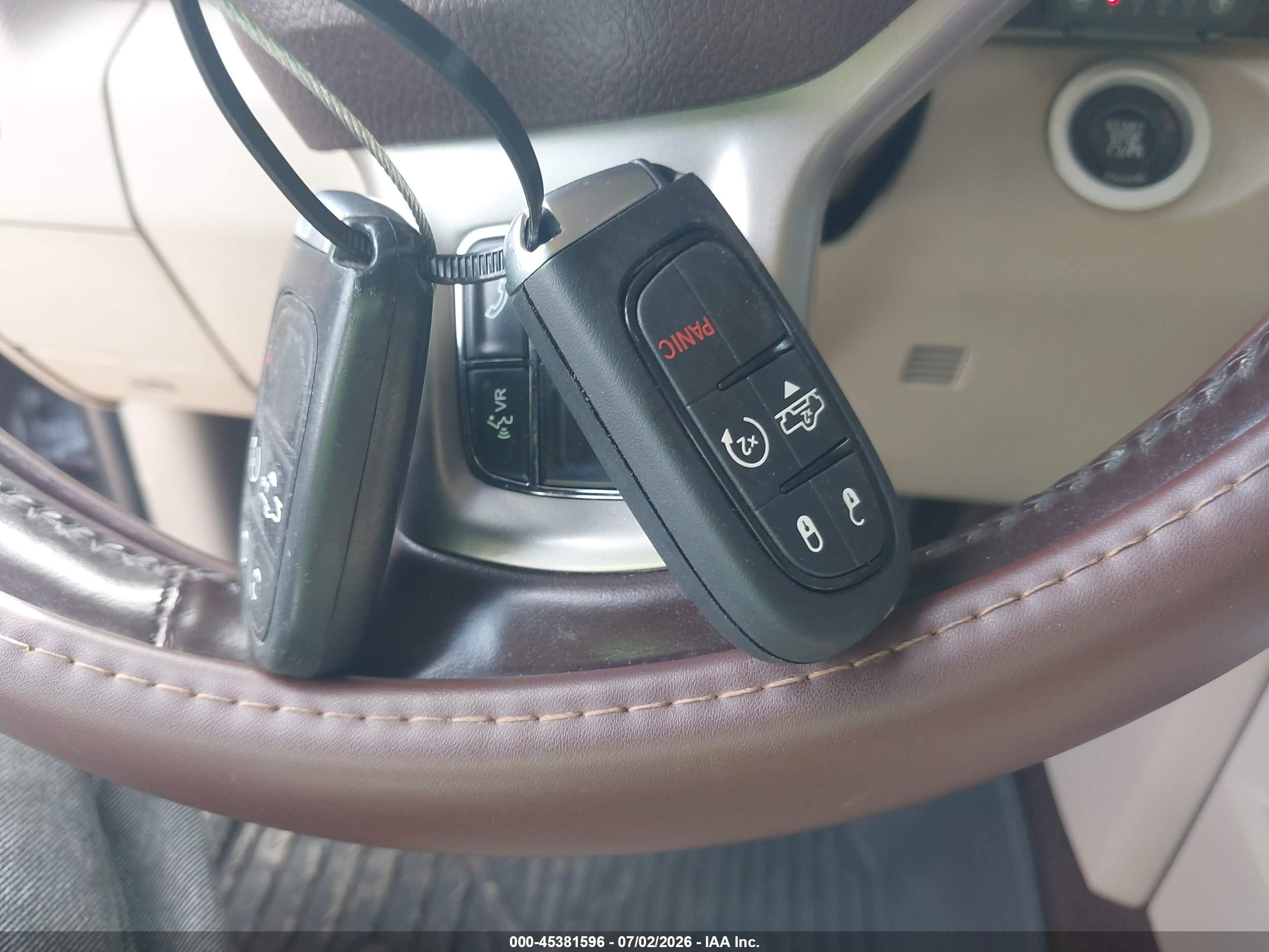 2015 Ram 1500 Laramie Бордовый vin: 1C6RR7NTXFS561318