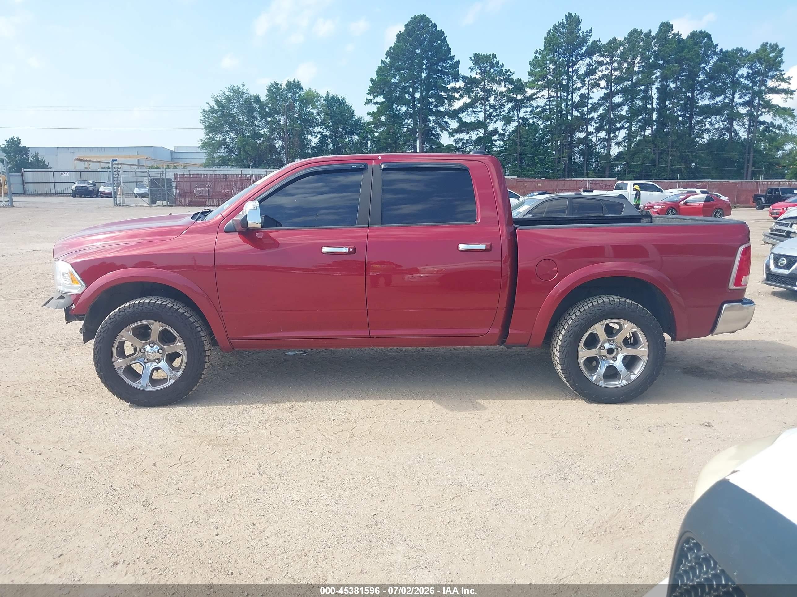 2015 Ram 1500 Laramie Бордовый vin: 1C6RR7NTXFS561318