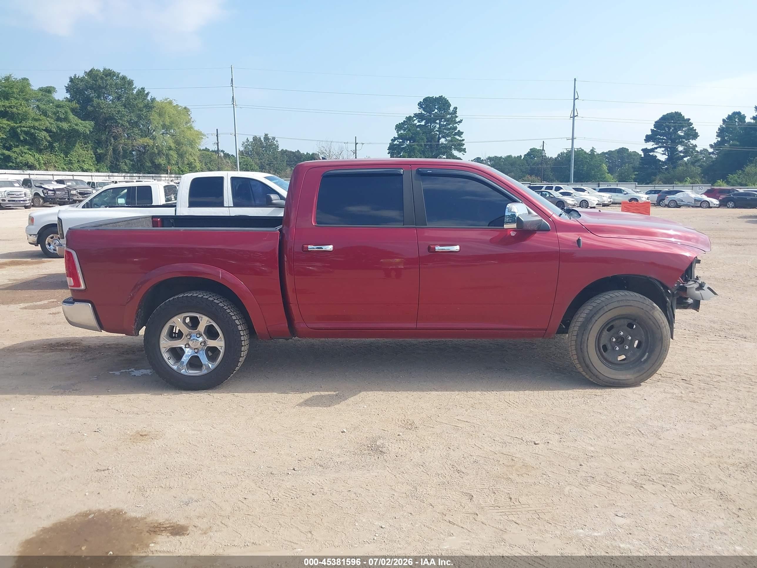 2015 Ram 1500 Laramie Бордовый vin: 1C6RR7NTXFS561318