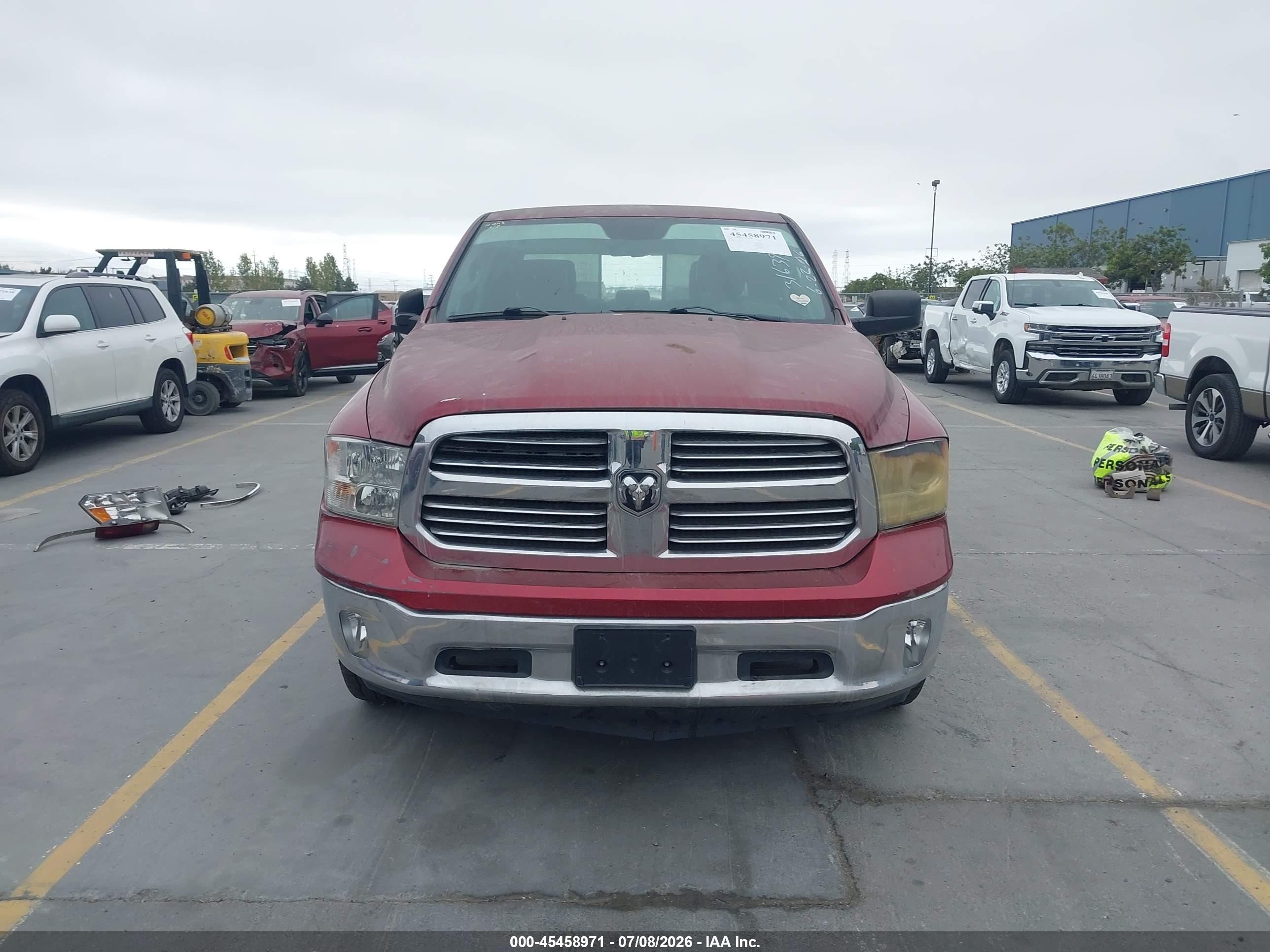 2015 Ram 1500 Laramie Red vin: 1C6RR7NTXFS700377