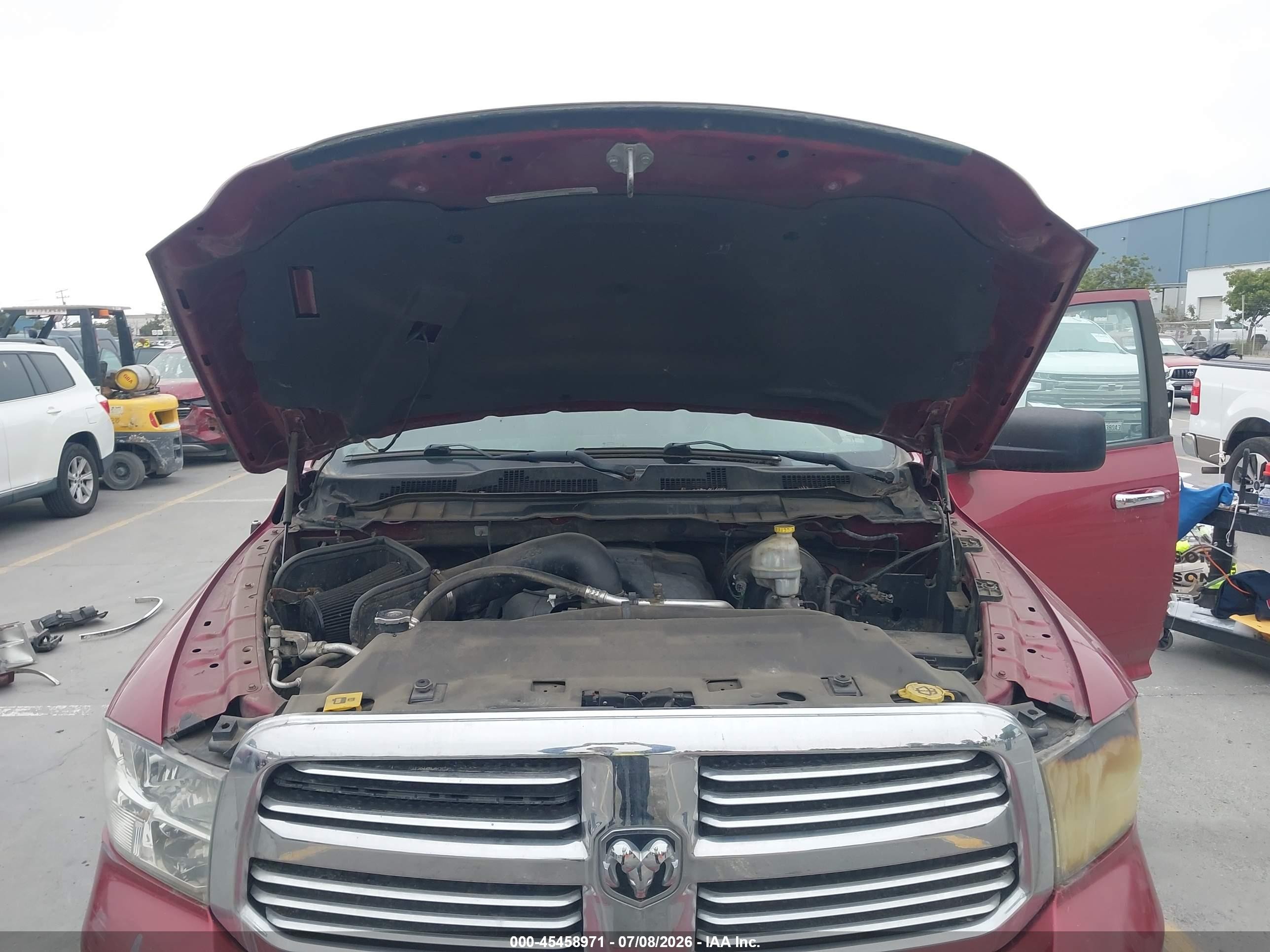2015 Ram 1500 Laramie Red vin: 1C6RR7NTXFS700377