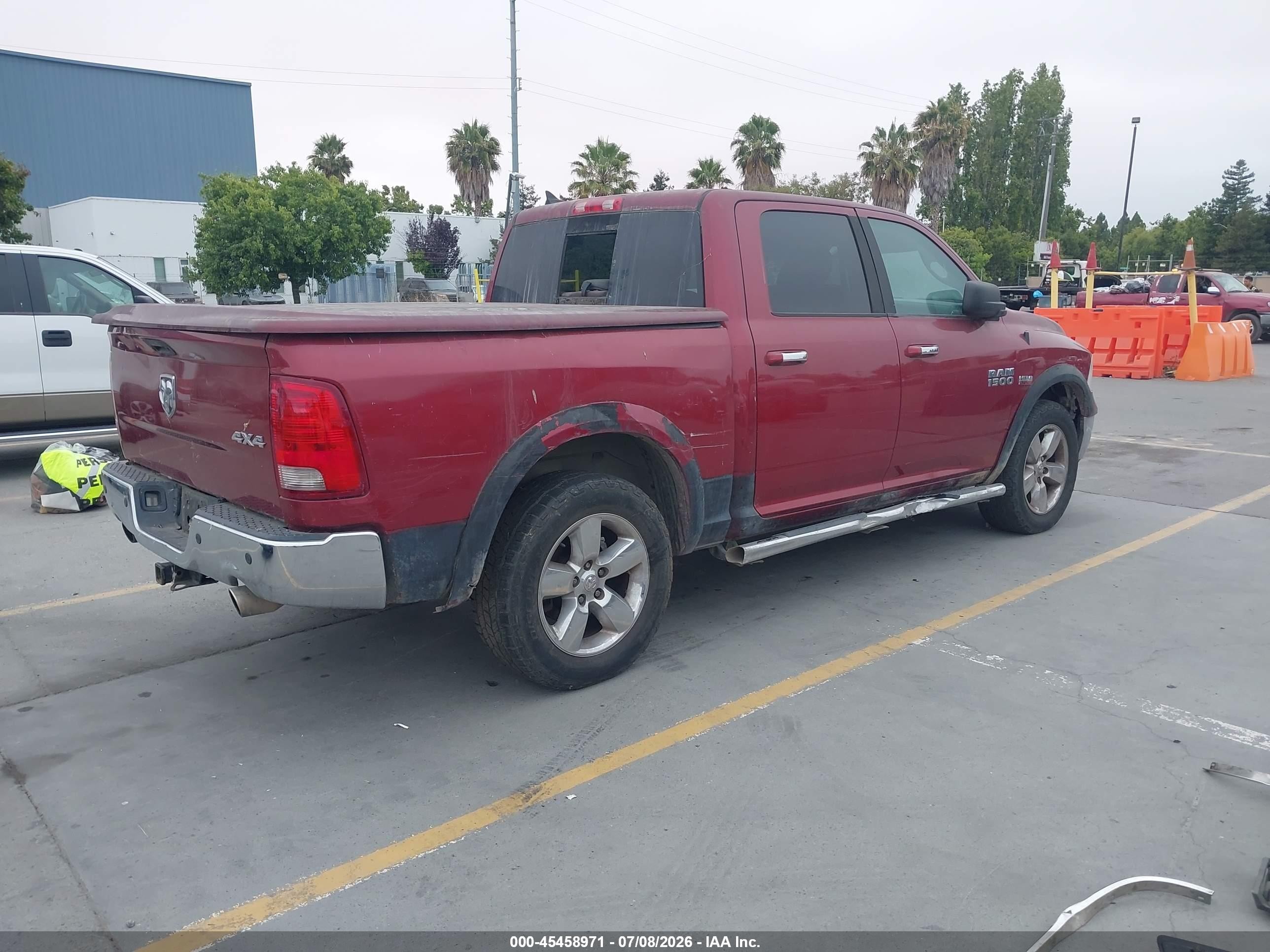 2015 Ram 1500 Laramie Red vin: 1C6RR7NTXFS700377