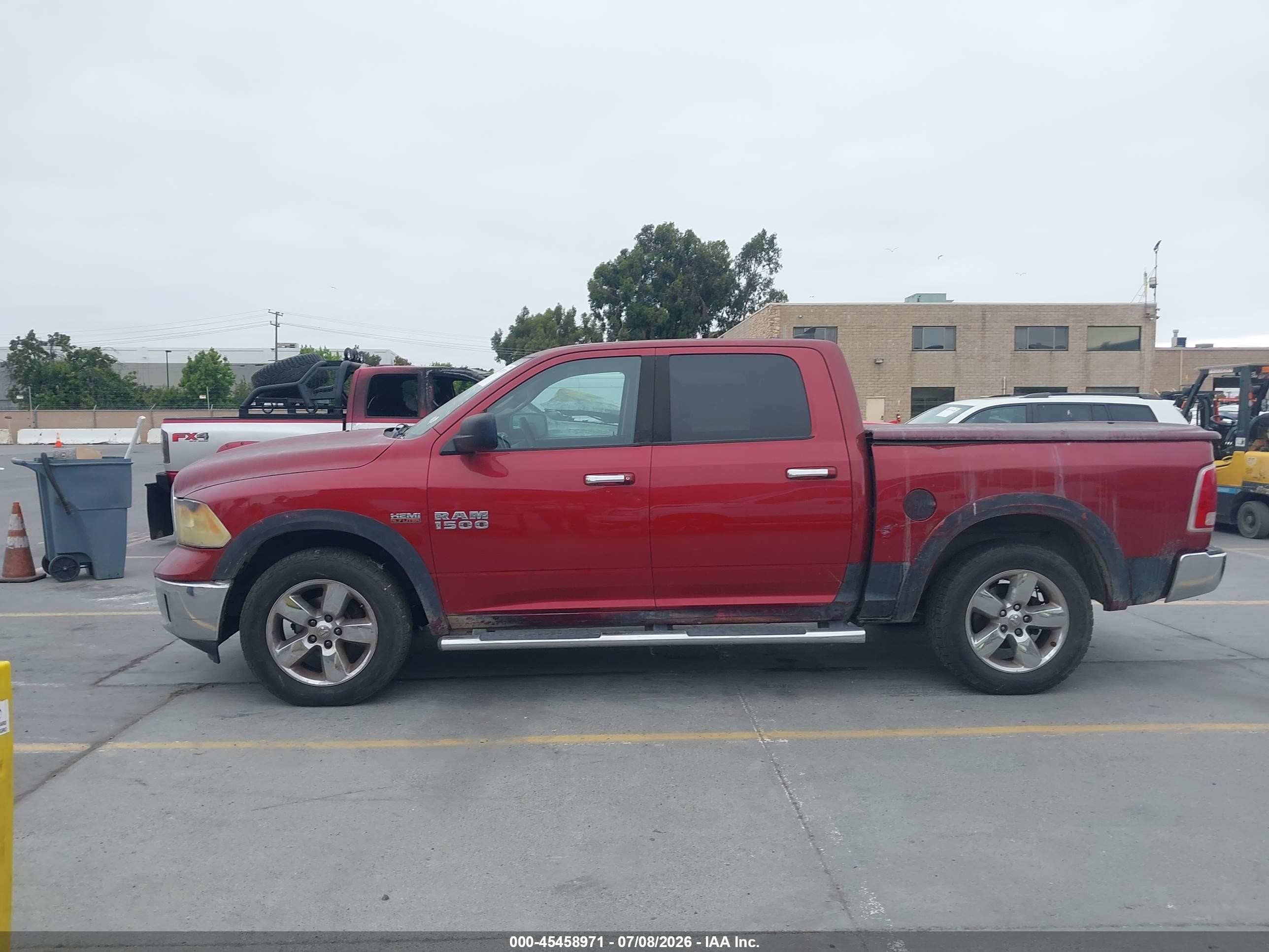 2015 Ram 1500 Laramie Red vin: 1C6RR7NTXFS700377