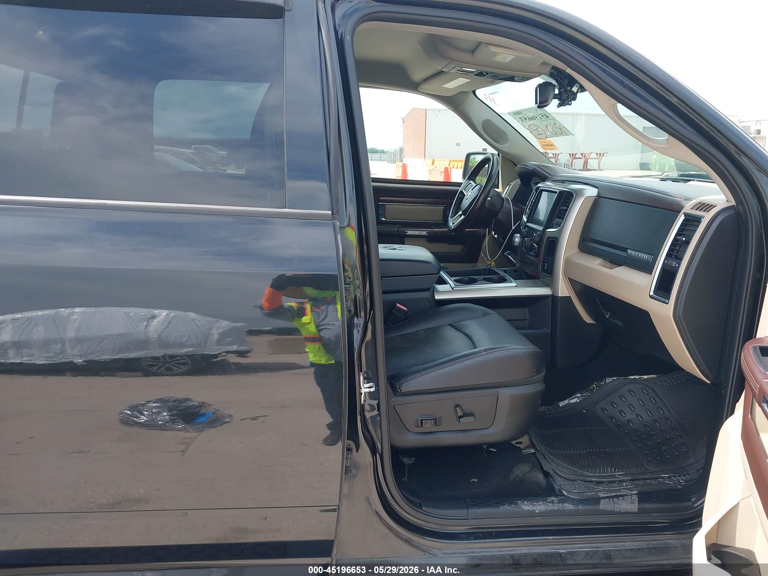 2015 Ram 1500 Laramie Black vin: 1C6RR7NTXFS748834