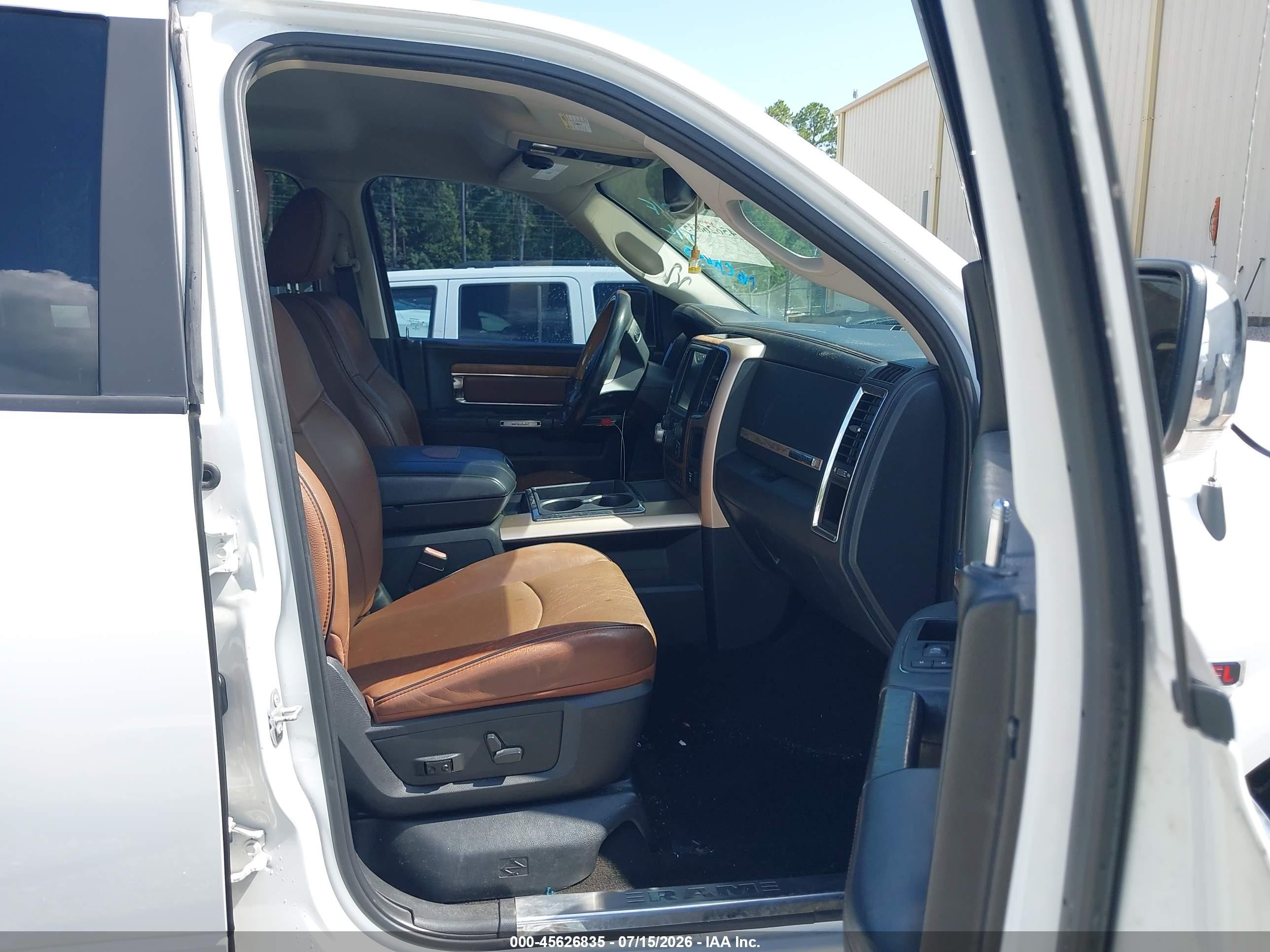 2015 Ram 1500 Laramie Longhorn White vin: 1C6RR7PM1FS656629