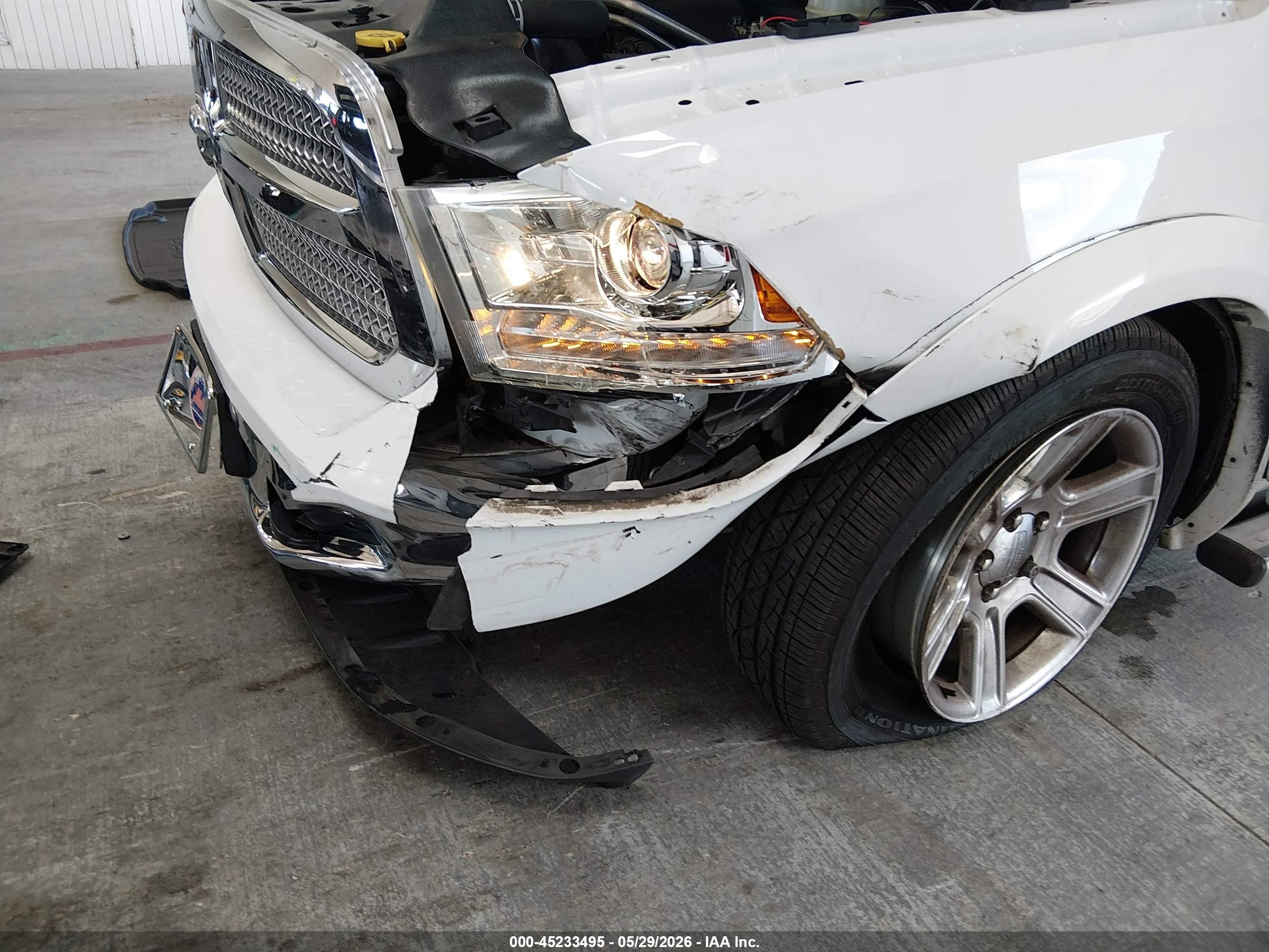 2015 Ram 1500 Laramie Longhorn White vin: 1C6RR7PT7FS586111