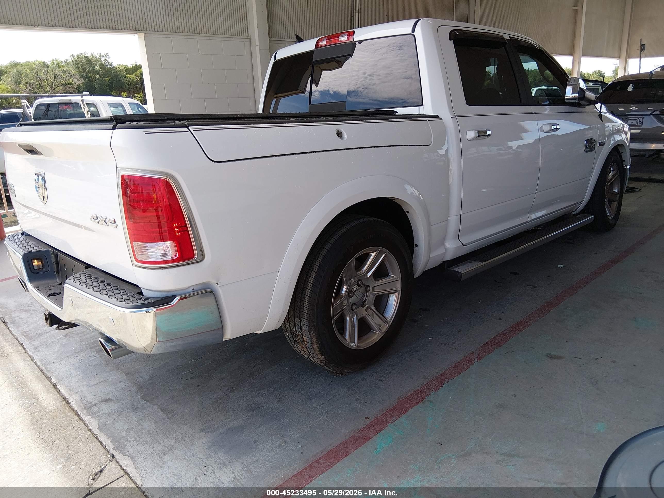 2015 Ram 1500 Laramie Longhorn White vin: 1C6RR7PT7FS586111