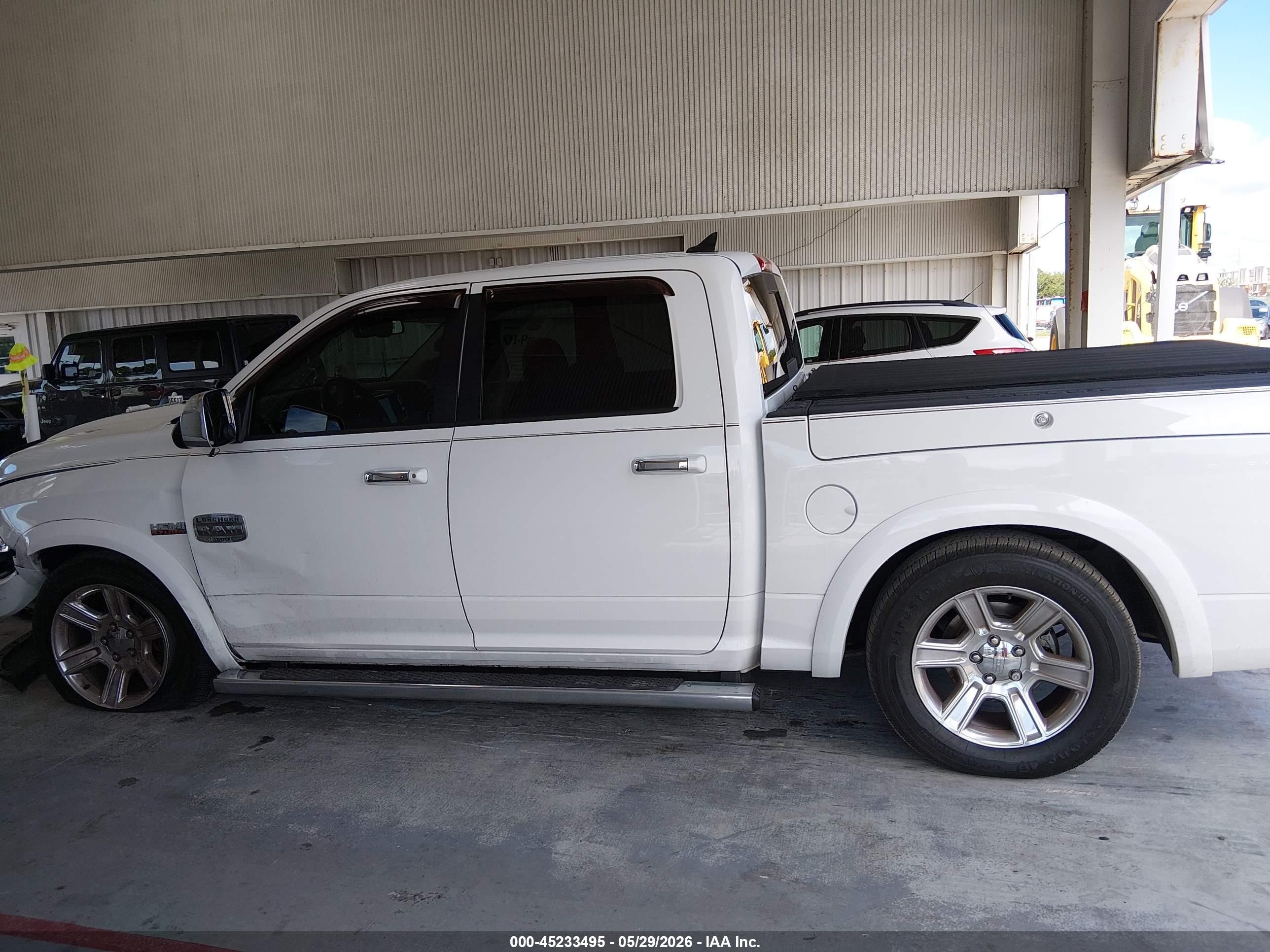 2015 Ram 1500 Laramie Longhorn White vin: 1C6RR7PT7FS586111
