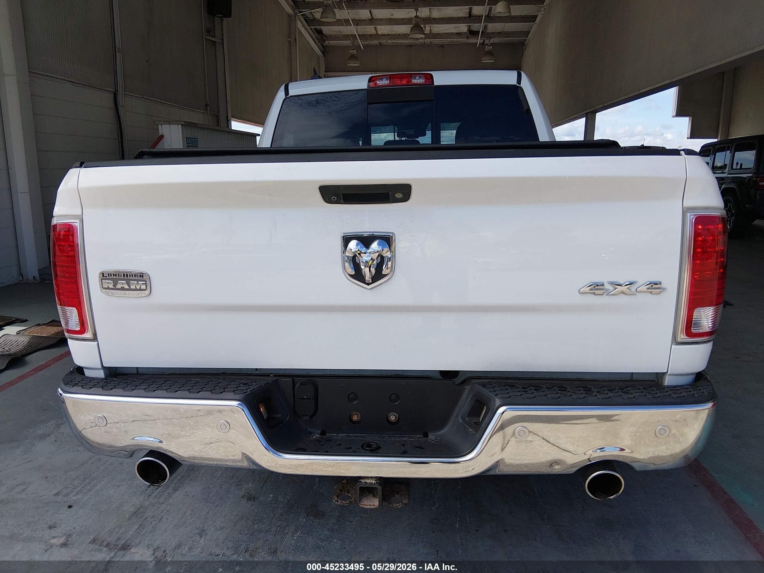 2015 Ram 1500 Laramie Longhorn White vin: 1C6RR7PT7FS586111