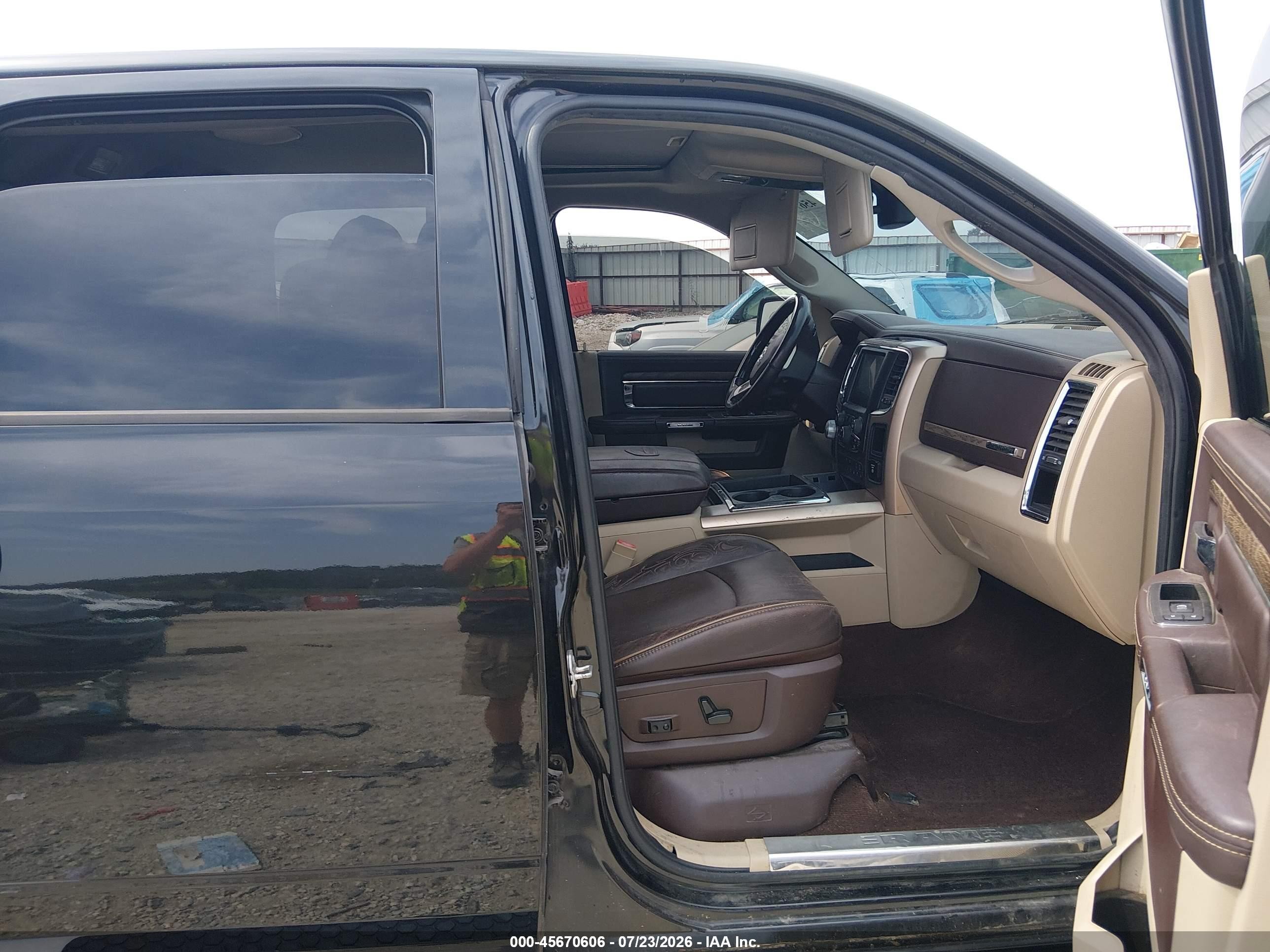 2015 Ram 1500 Laramie Longhorn Черный vin: 1C6RR7PT8FS679414