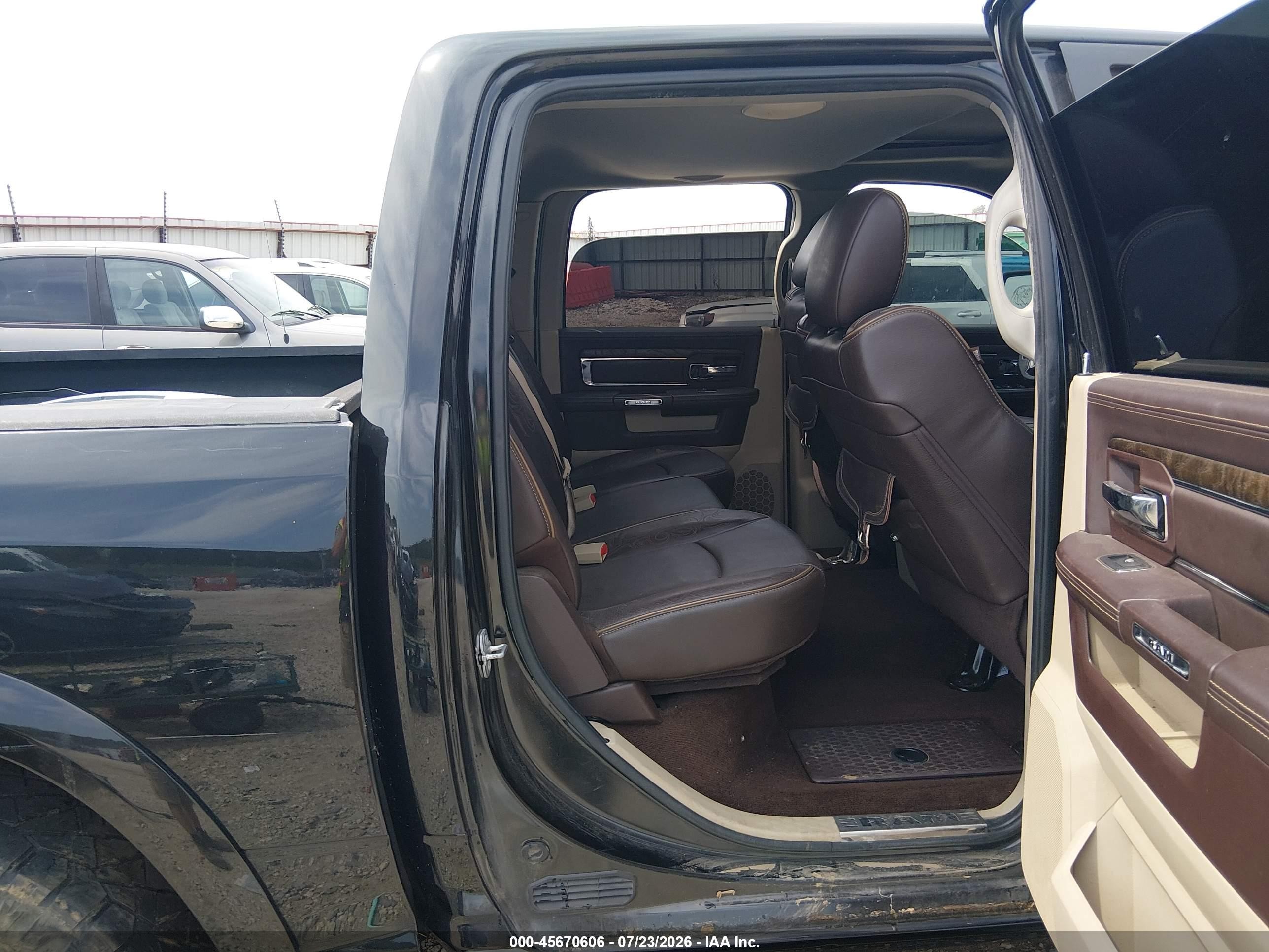 2015 Ram 1500 Laramie Longhorn Черный vin: 1C6RR7PT8FS679414