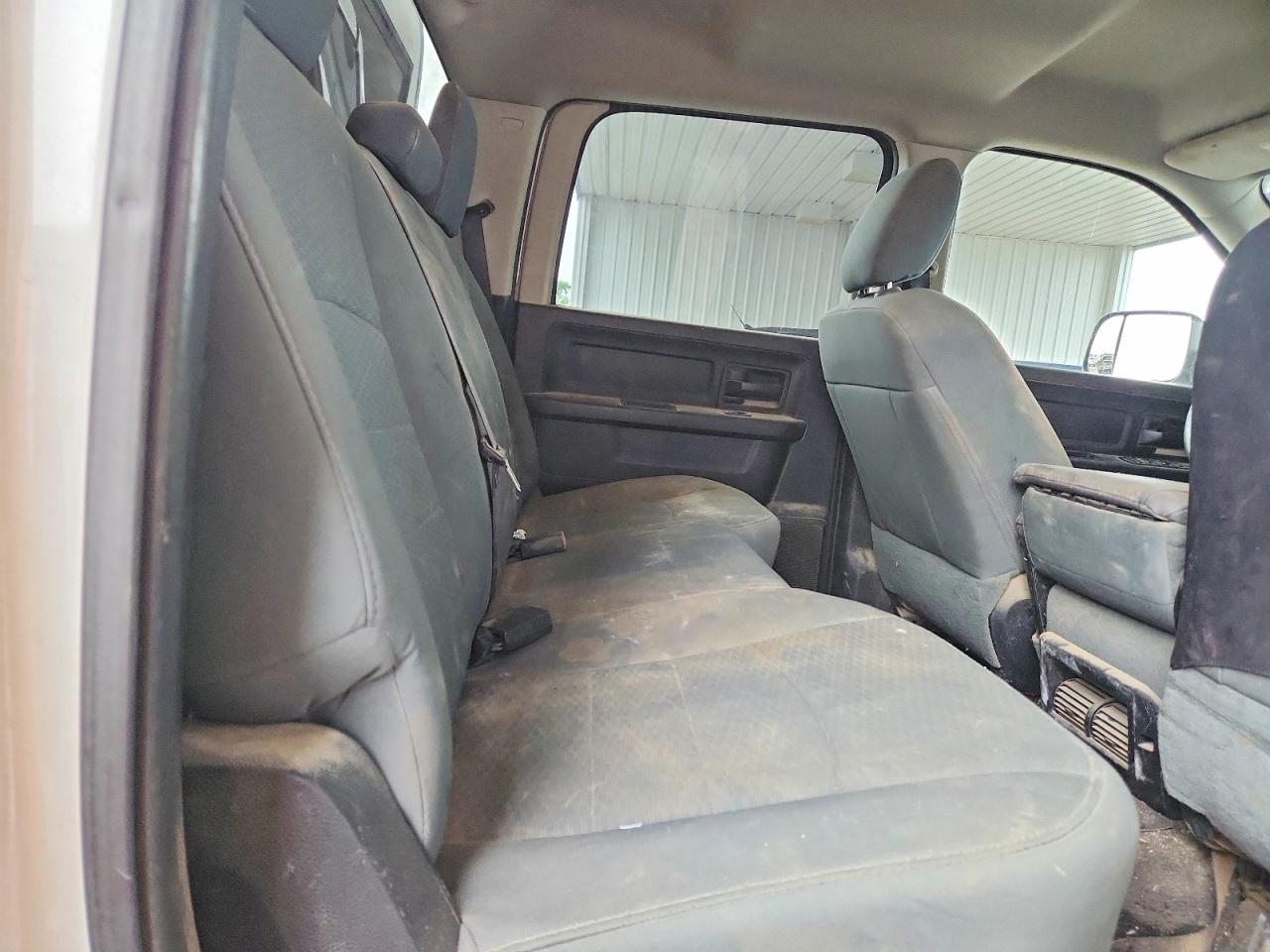 2015 Ram 1500 St White vin: 1C6RR7SMXFS586930